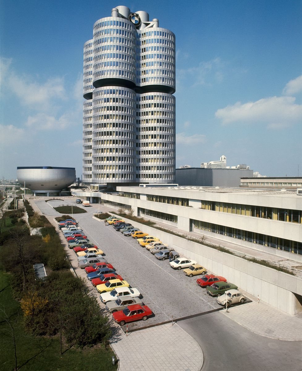 SEDE CENTRAL DA BMW, QUE FOI CONSTRUÍDA PARA DAR FORMA AO FUTURO, CELEBRA SEU 50° ANIVERSÁRIO, foto 46
