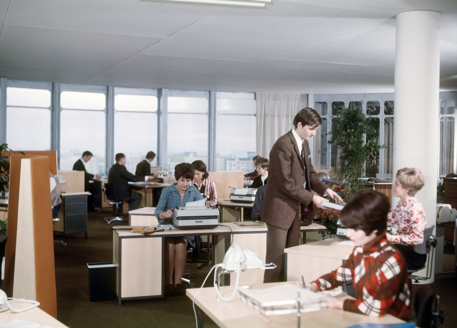 SEDE CENTRAL DA BMW, QUE FOI CONSTRUÍDA PARA DAR FORMA AO FUTURO, CELEBRA SEU 50° ANIVERSÁRIO, foto 51