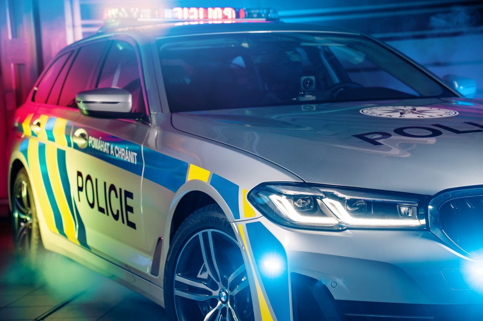 POLÍCIA DA REPÚBLICA CHECA INCORPORA UM BMW 540i xDRIVE TOURING À SUA FROTA, foto 3