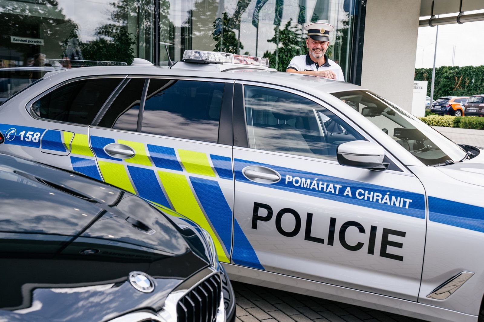 POLÍCIA DA REPÚBLICA CHECA INCORPORA UM BMW 540i xDRIVE TOURING À SUA FROTA, foto 12