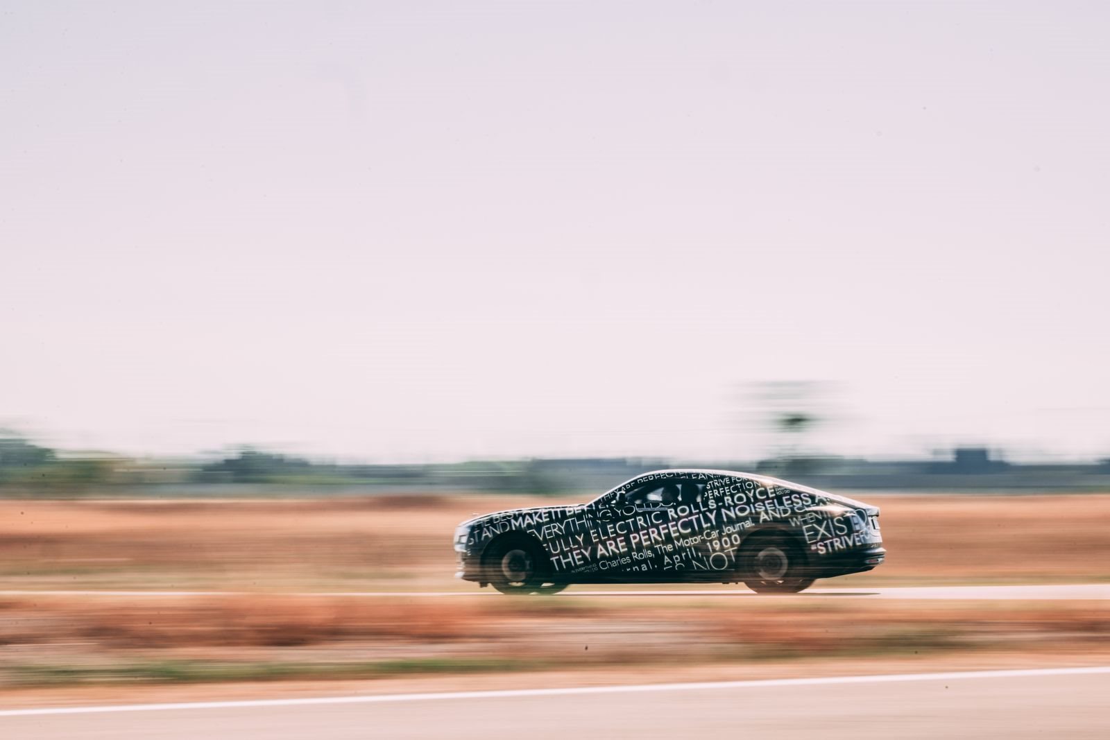 ROLLS-ROYCE SPECTRE SEGUE EM SUA FASE DE TESTES: 2.5 MILHÕES DE QUILÔMETROS EM UM ELÉTRICO, foto 4