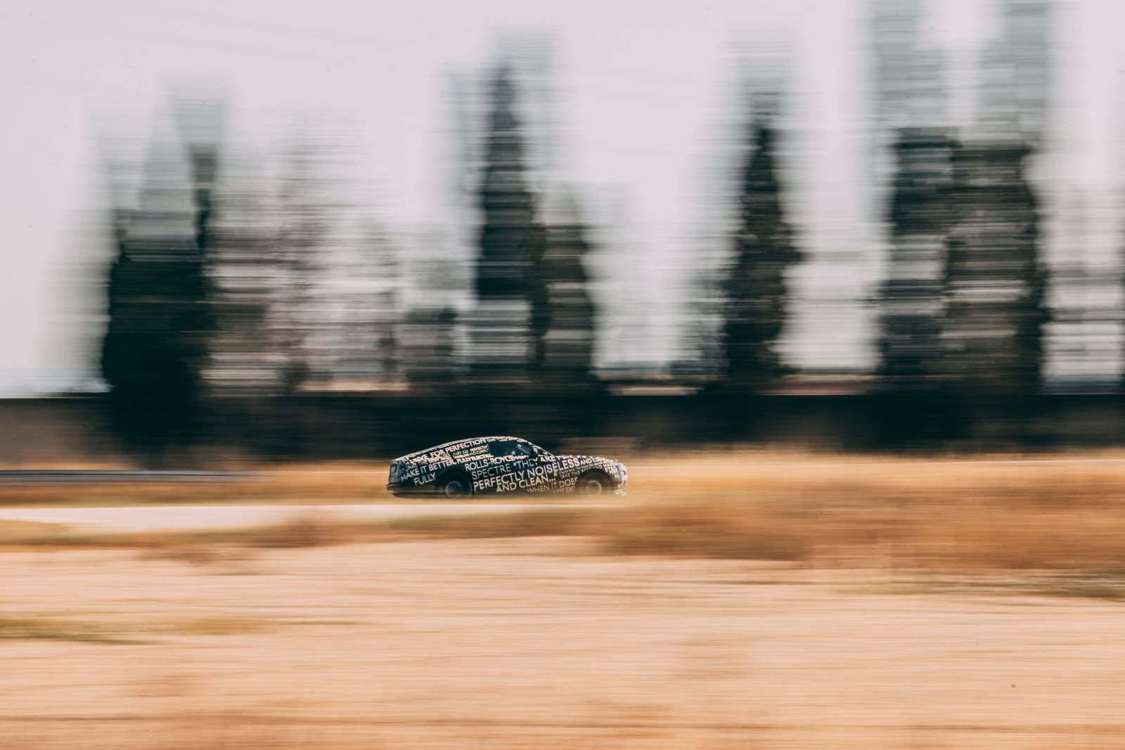 ROLLS-ROYCE SPECTRE SEGUE EM SUA FASE DE TESTES: 2.5 MILHÕES DE QUILÔMETROS EM UM ELÉTRICO, foto 6