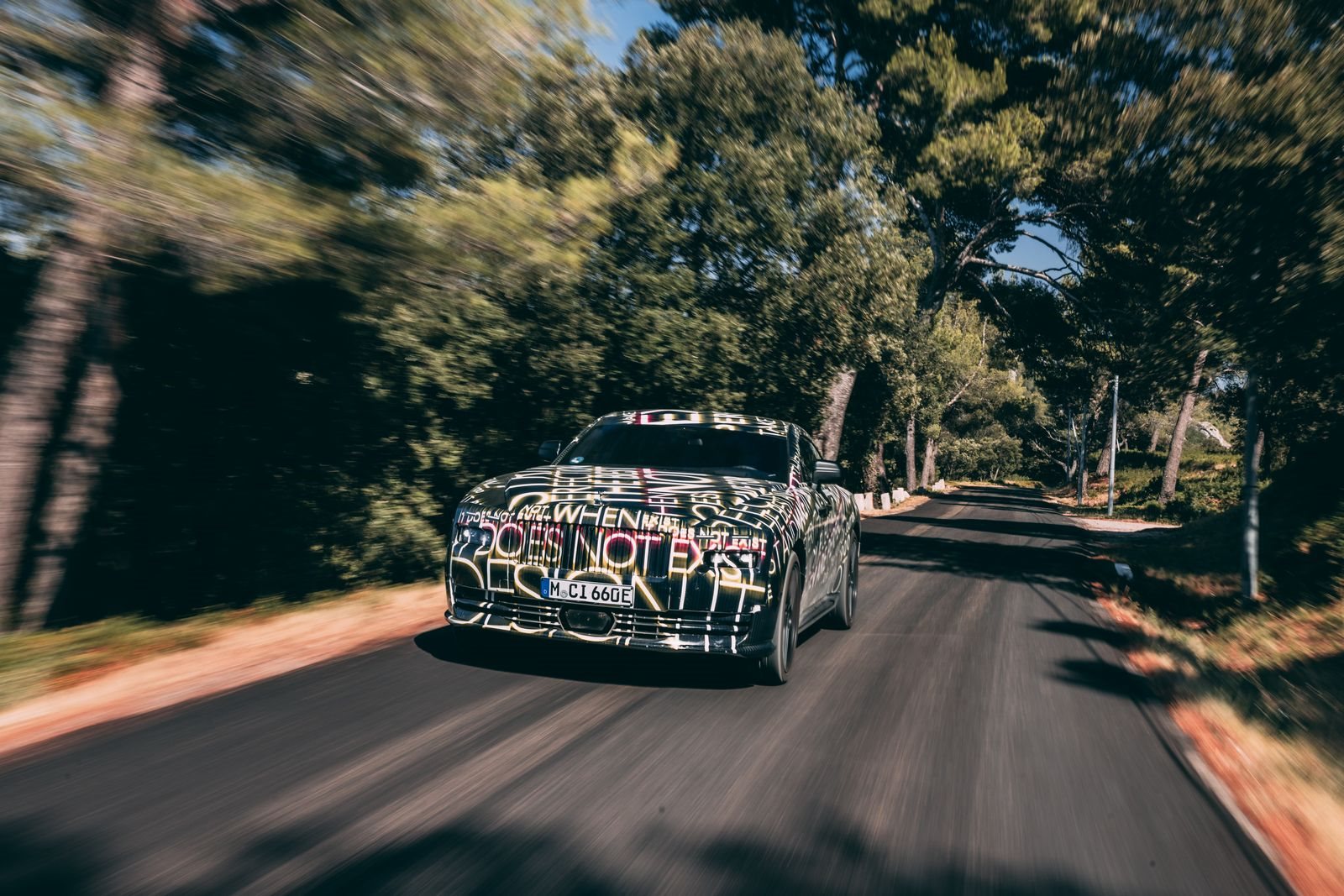 ROLLS-ROYCE SPECTRE SEGUE EM SUA FASE DE TESTES: 2.5 MILHÕES DE QUILÔMETROS EM UM ELÉTRICO, foto 10