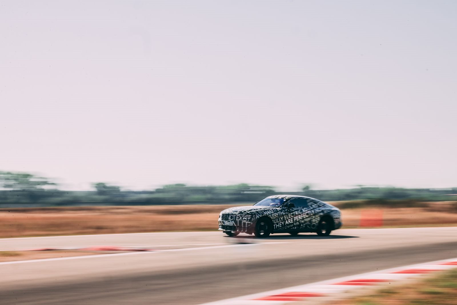 ROLLS-ROYCE SPECTRE SEGUE EM SUA FASE DE TESTES: 2.5 MILHÕES DE QUILÔMETROS EM UM ELÉTRICO, foto 12