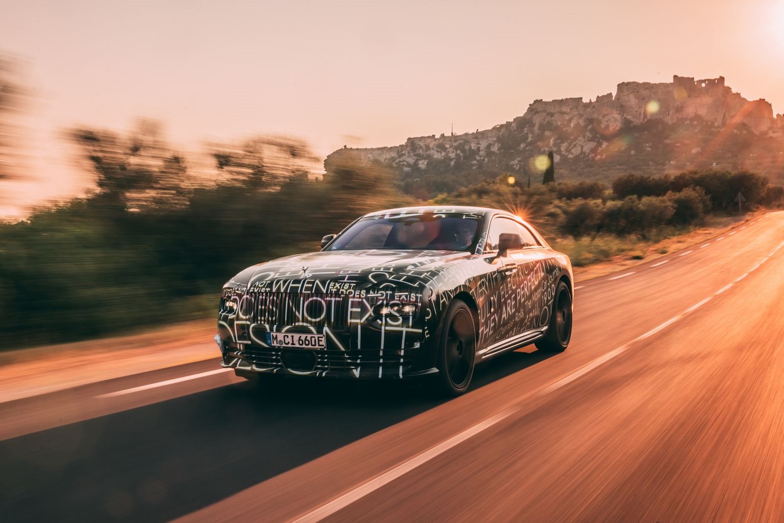 ROLLS-ROYCE SPECTRE SEGUE EM SUA FASE DE TESTES: 2.5 MILHÕES DE QUILÔMETROS EM UM ELÉTRICO, foto 14