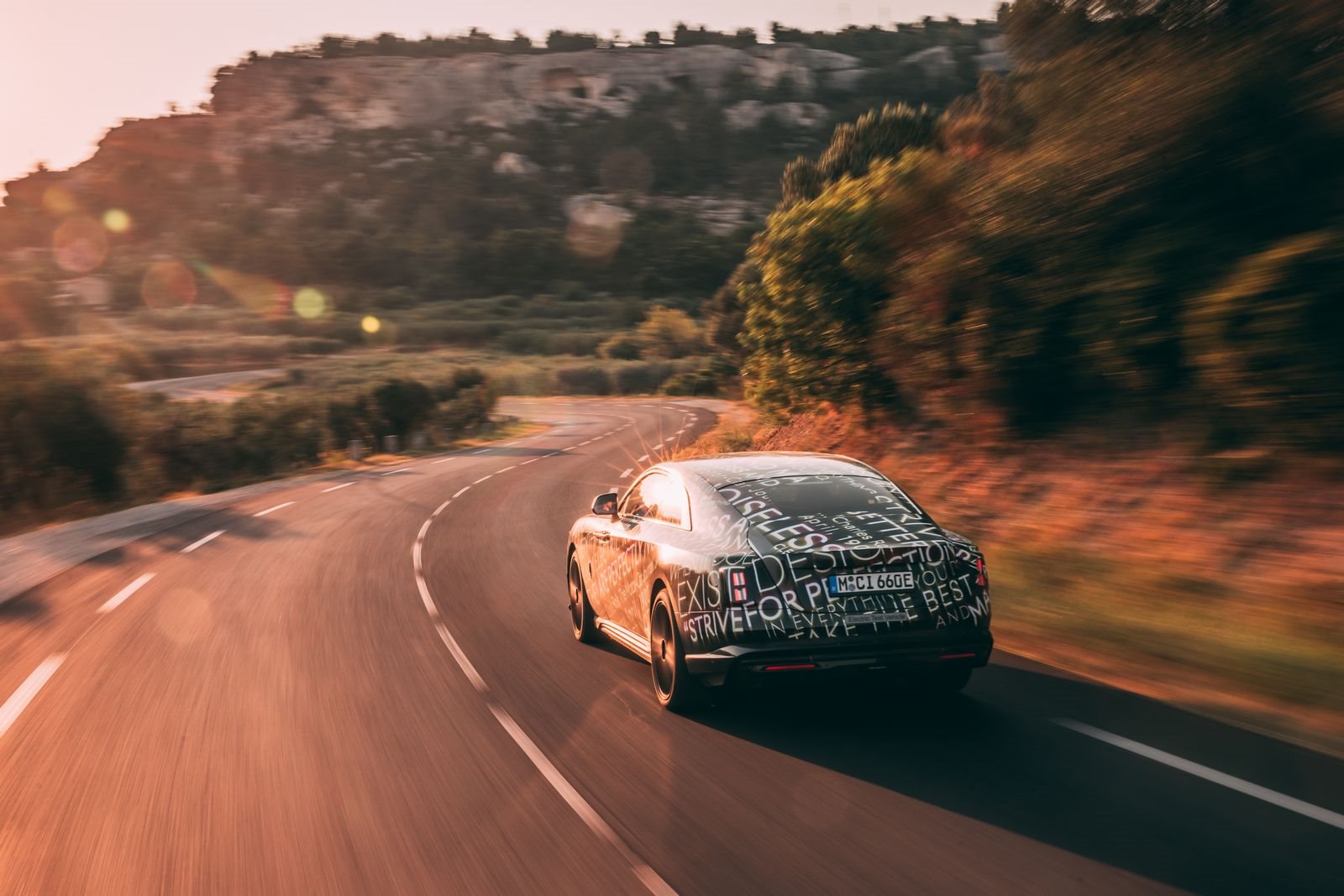 ROLLS-ROYCE SPECTRE SEGUE EM SUA FASE DE TESTES: 2.5 MILHÕES DE QUILÔMETROS EM UM ELÉTRICO, foto 15