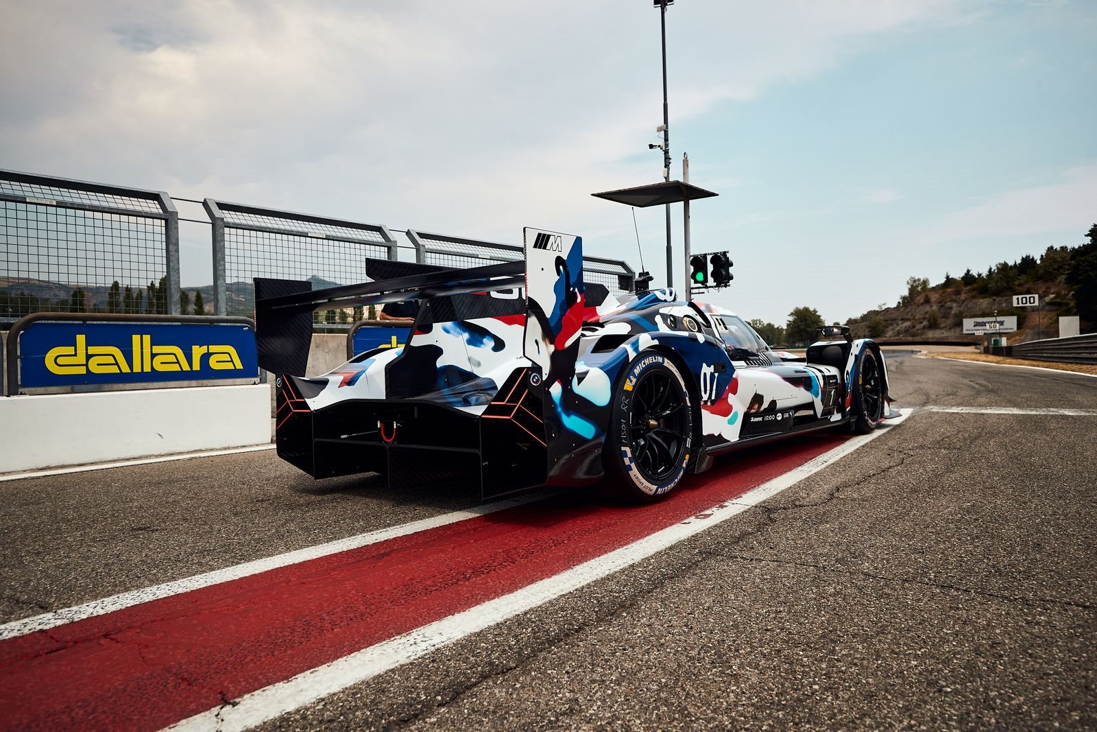 BMW M MOTORSPORT REGRESSA A LE MANS COM O BMW M HYBRID V8, 25 ANOS DEPOIS DE SUA VITÓRIA, foto 2