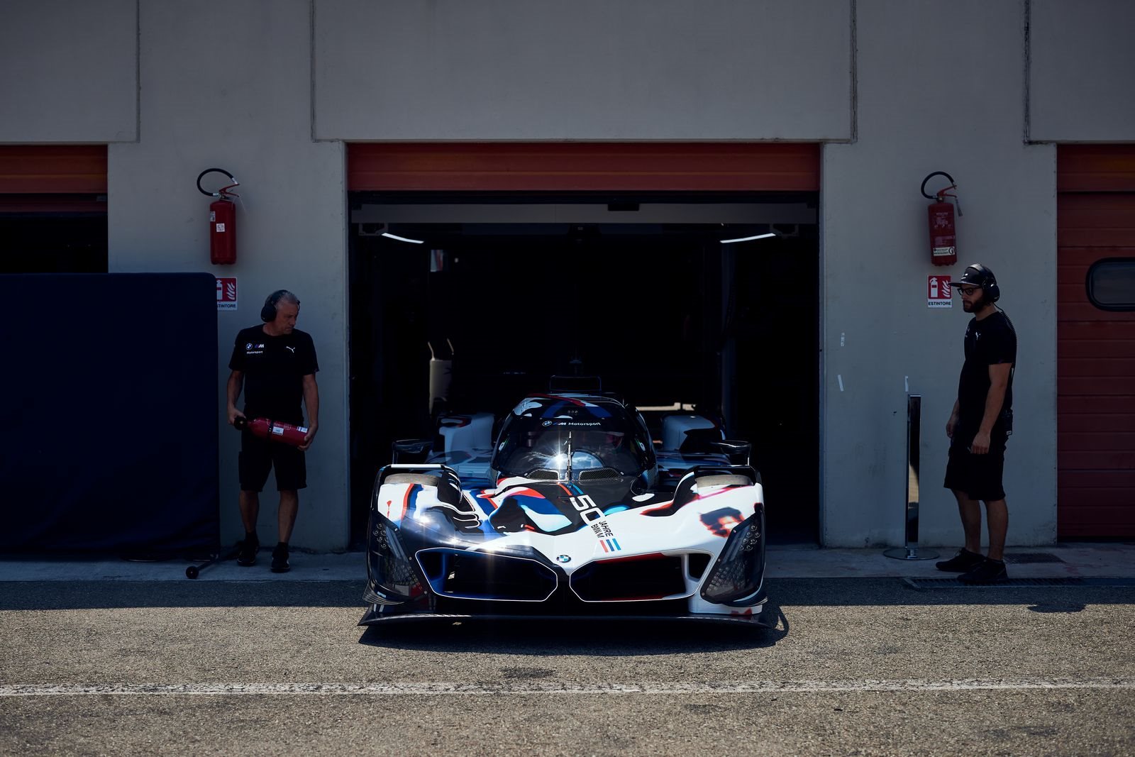 BMW M MOTORSPORT REGRESSA A LE MANS COM O BMW M HYBRID V8, 25 ANOS DEPOIS DE SUA VITÓRIA, foto 3