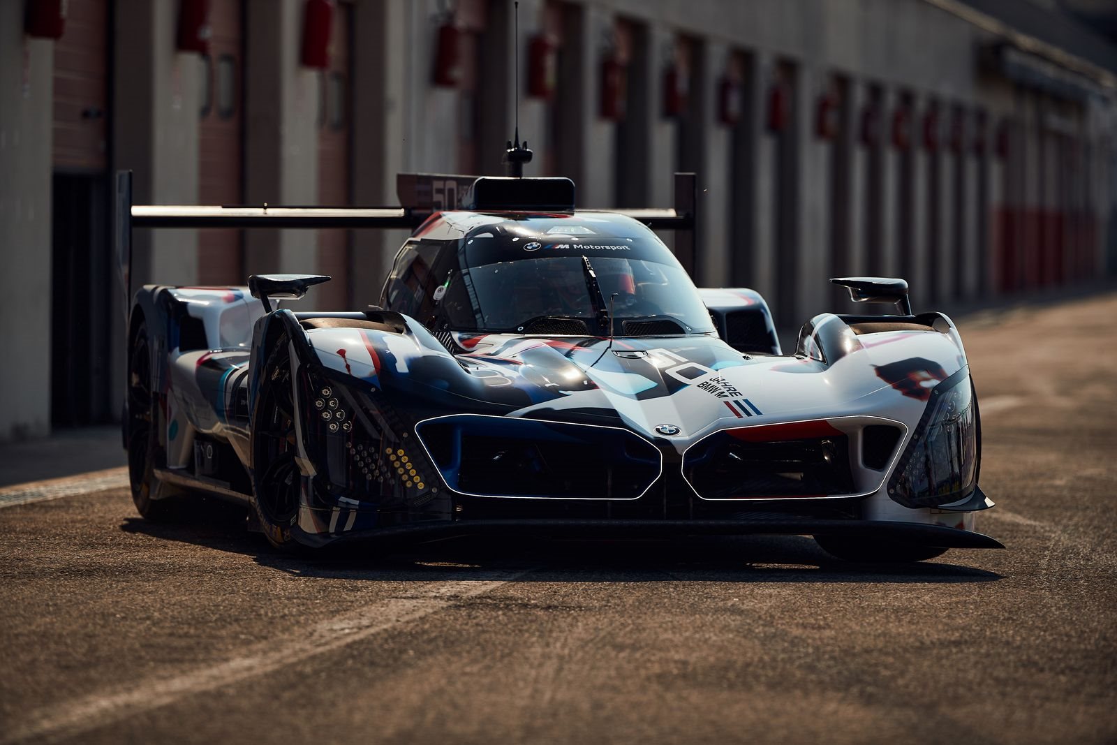 BMW M MOTORSPORT REGRESSA A LE MANS COM O BMW M HYBRID V8, 25 ANOS DEPOIS DE SUA VITÓRIA, foto 4