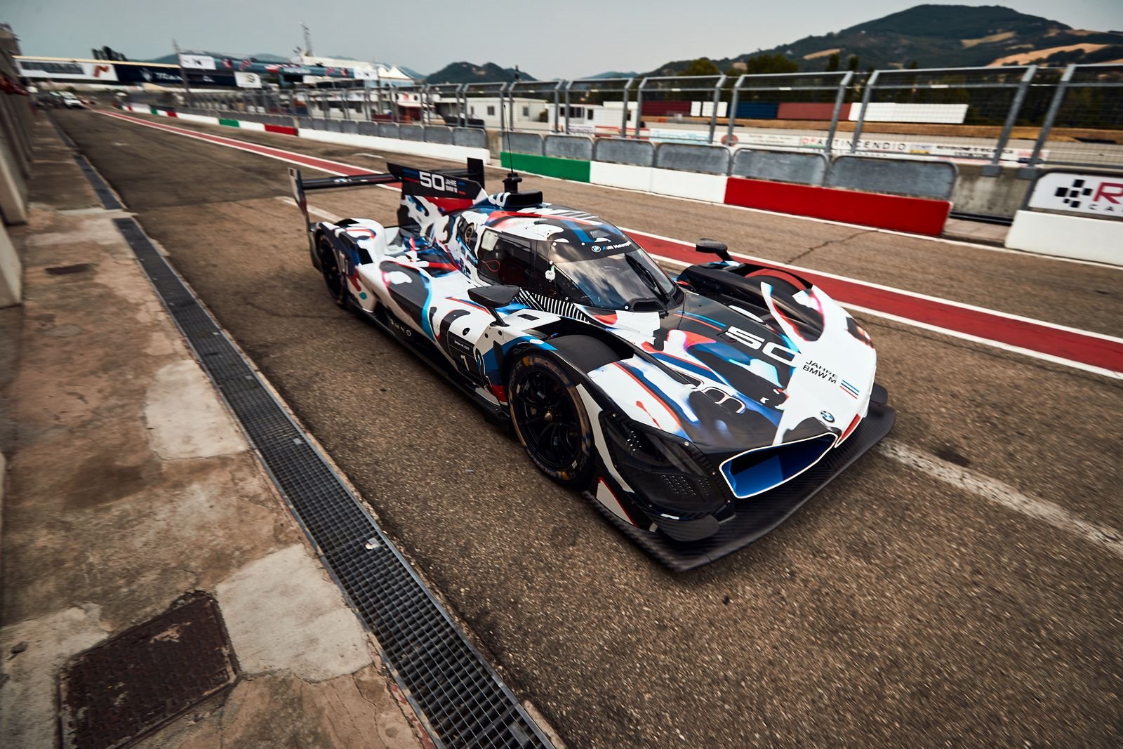 BMW M MOTORSPORT REGRESSA A LE MANS COM O BMW M HYBRID V8, 25 ANOS DEPOIS DE SUA VITÓRIA, foto 8