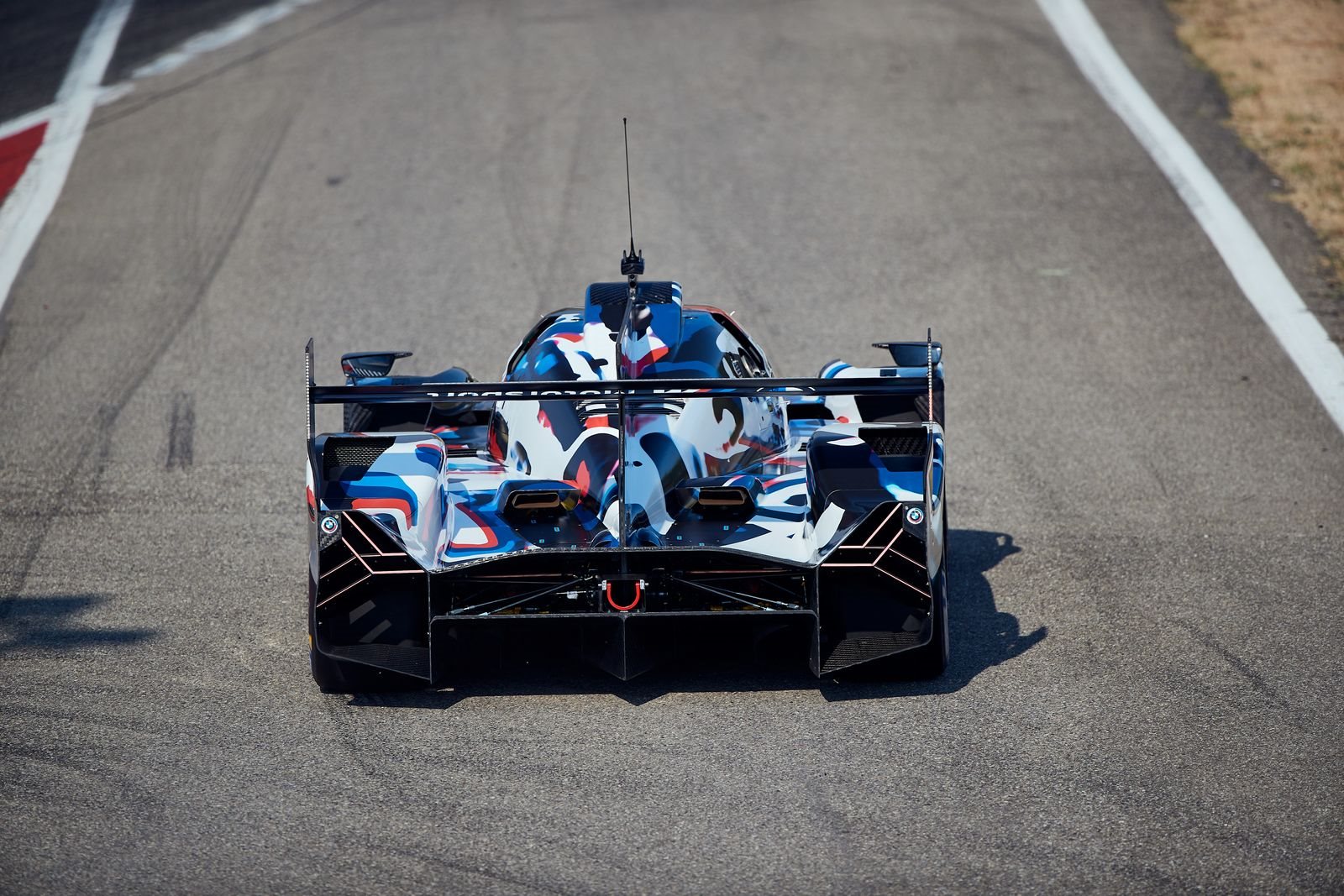 BMW M MOTORSPORT REGRESSA A LE MANS COM O BMW M HYBRID V8, 25 ANOS DEPOIS DE SUA VITÓRIA, foto 9