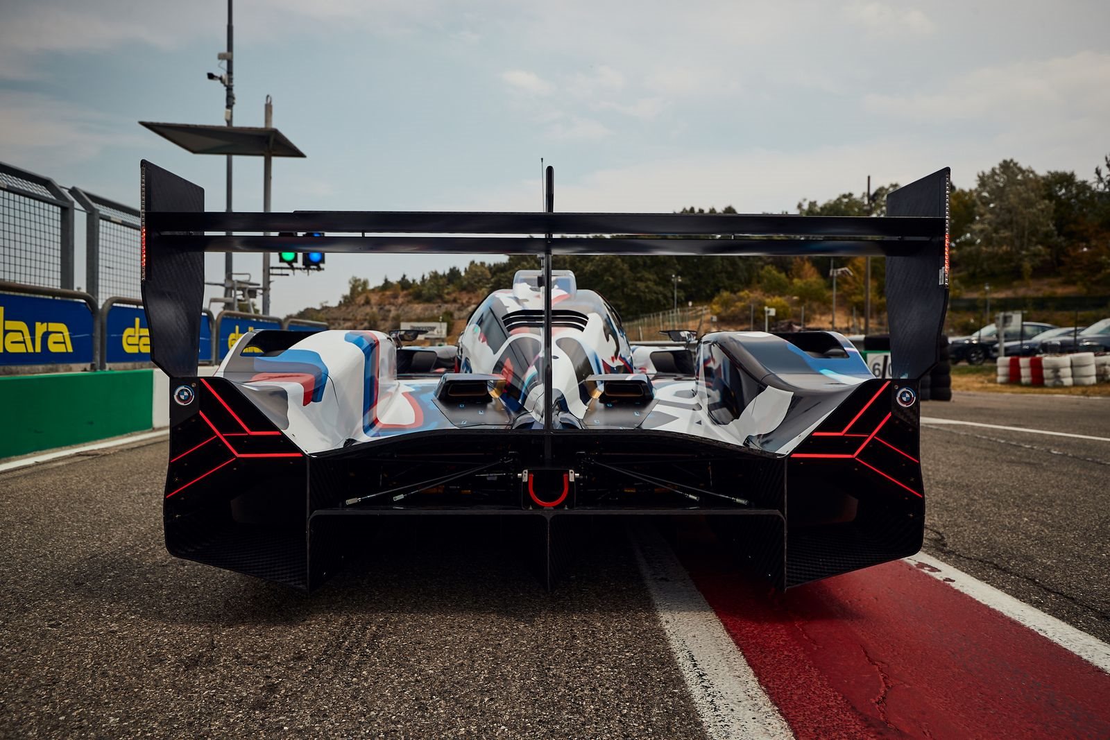BMW M MOTORSPORT REGRESSA A LE MANS COM O BMW M HYBRID V8, 25 ANOS DEPOIS DE SUA VITÓRIA, foto 16