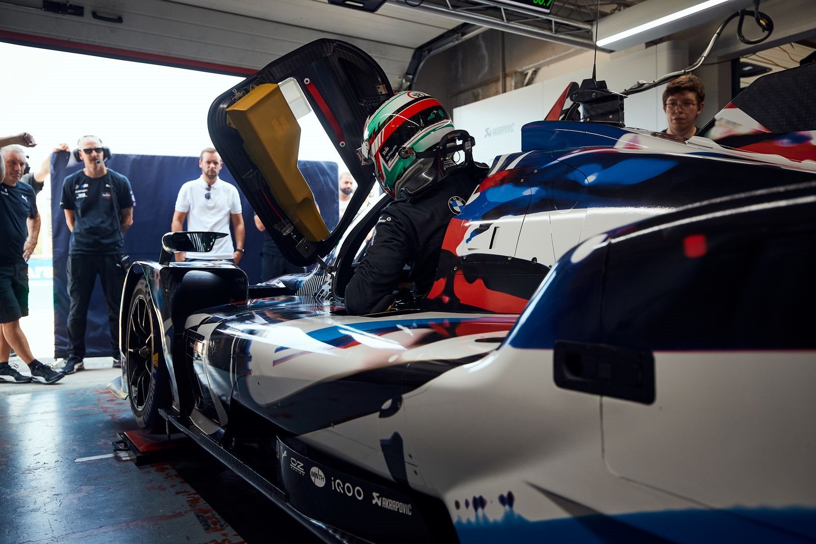 BMW M MOTORSPORT REGRESSA A LE MANS COM O BMW M HYBRID V8, 25 ANOS DEPOIS DE SUA VITÓRIA, foto 20