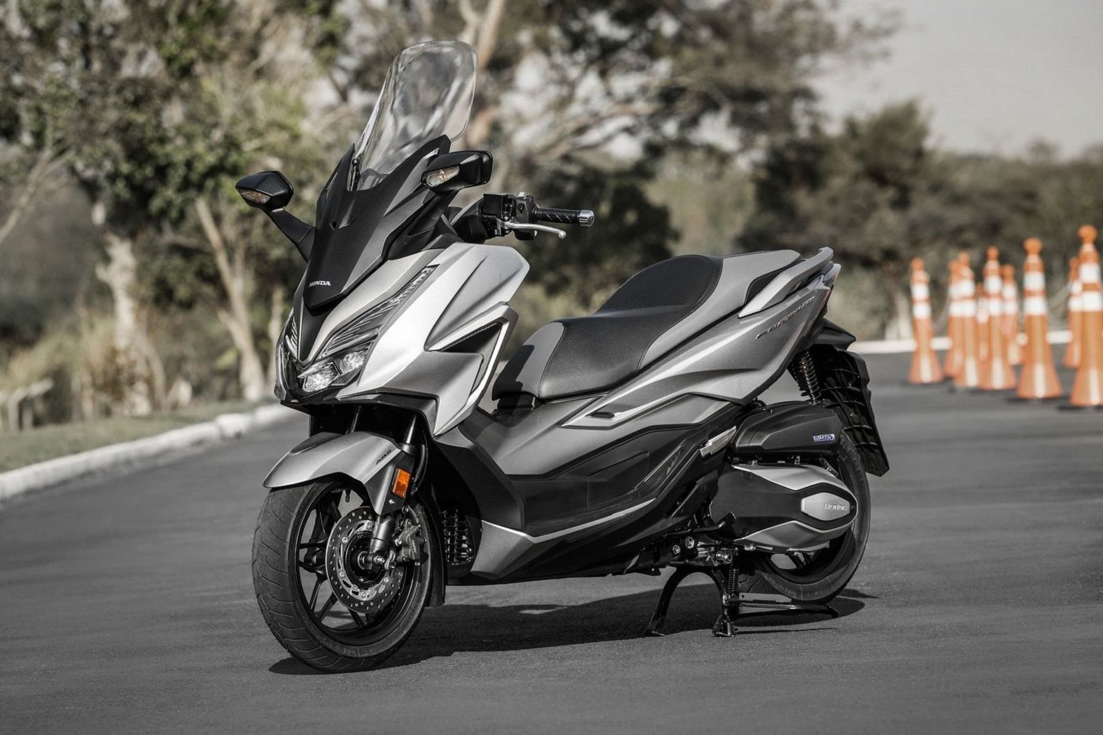 HONDA FORZA 350: SOFISTICAÇÃO E ALTA TECNOLOGIA, foto 1