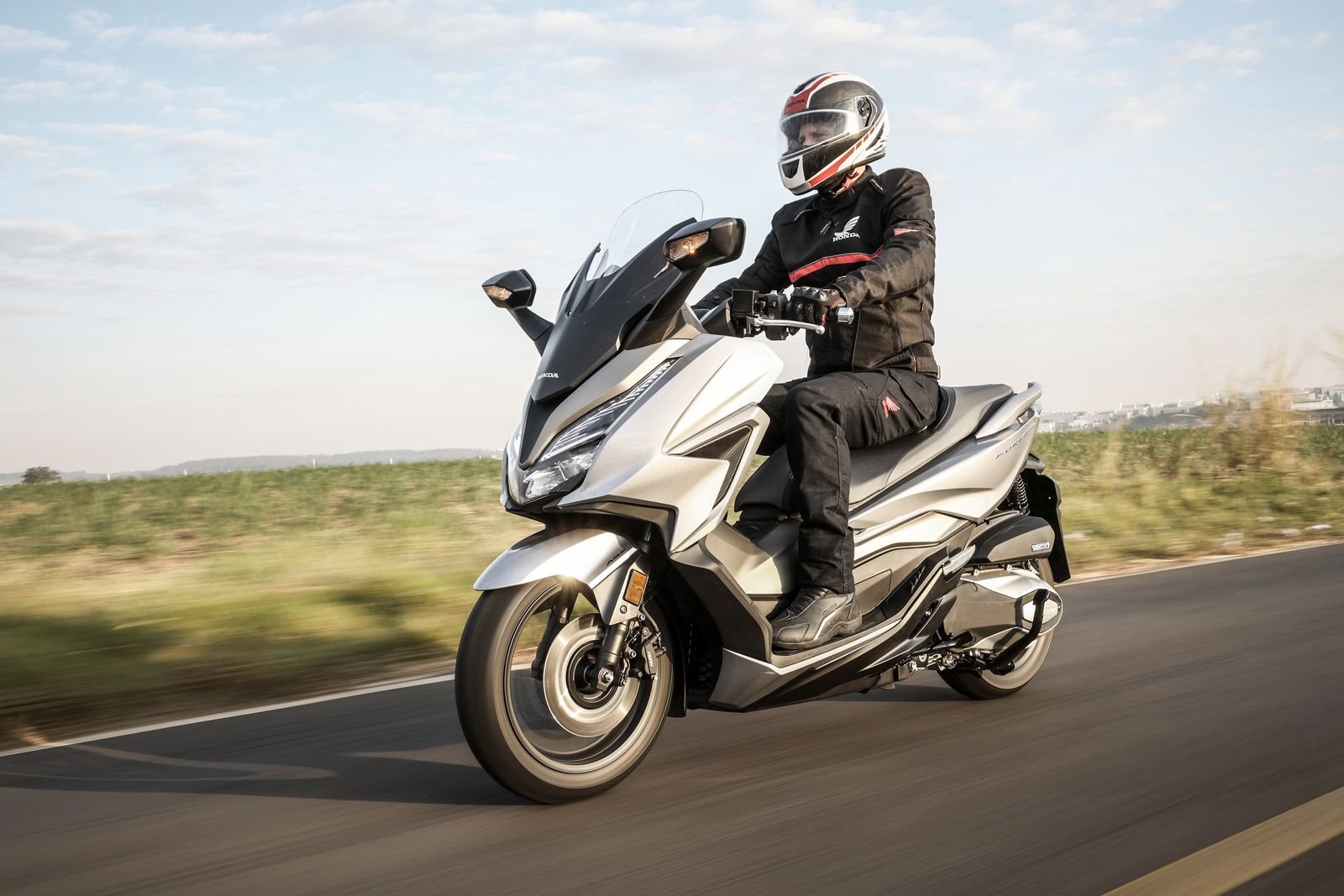 HONDA FORZA 350: SOFISTICAÇÃO E ALTA TECNOLOGIA, foto 3