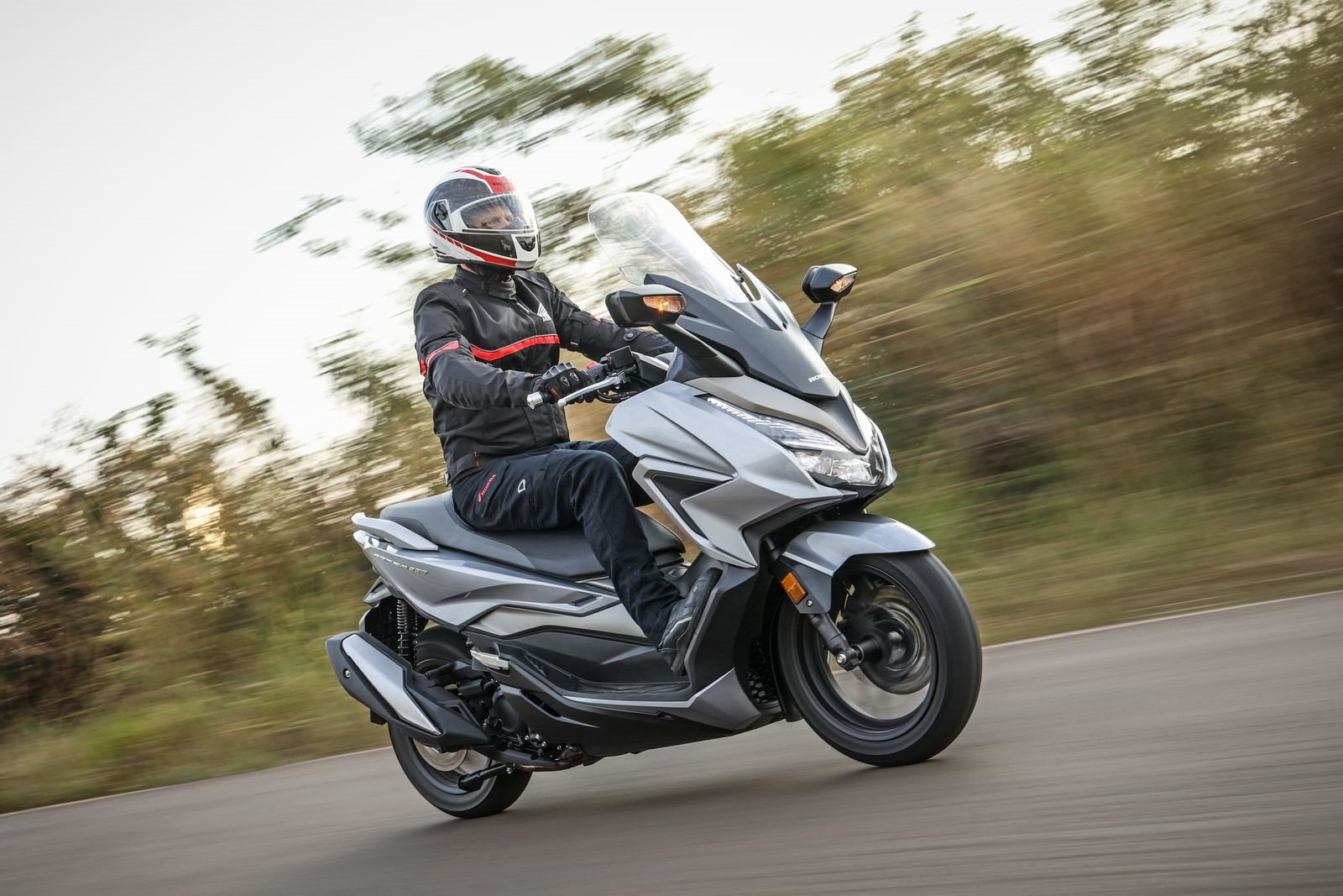 HONDA FORZA 350: SOFISTICAÇÃO E ALTA TECNOLOGIA, foto 4