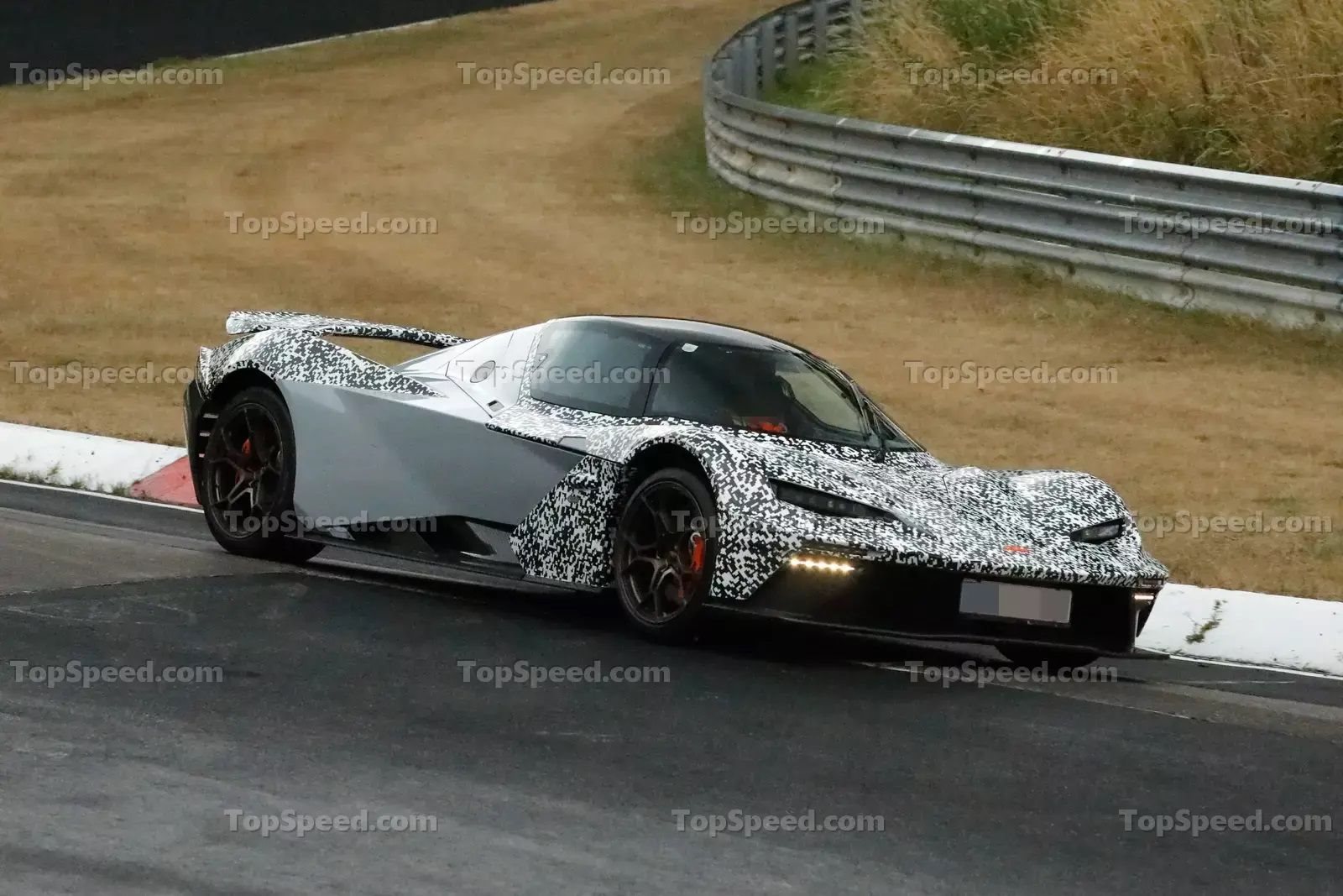NOVO KTM X-BOW GT-XR COM MOTOR DO AUDI RS 3 SENDO AJUSTADO EM NÜRBURGRING, foto 5