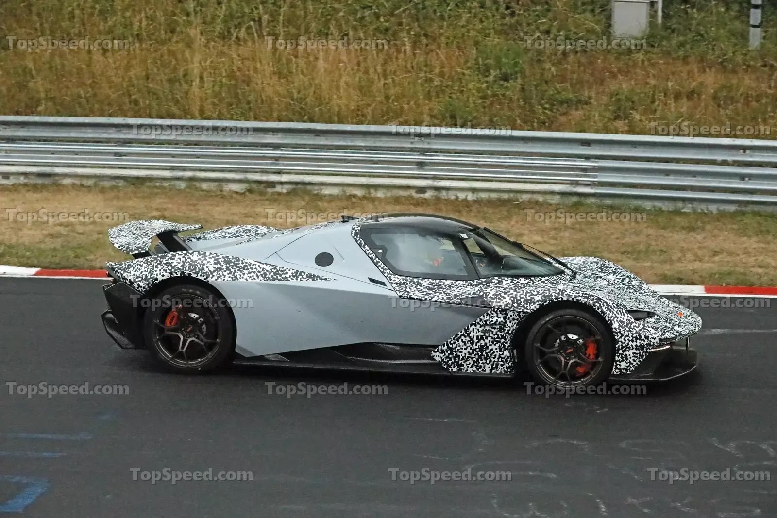 NOVO KTM X-BOW GT-XR COM MOTOR DO AUDI RS 3 SENDO AJUSTADO EM NÜRBURGRING, foto 6