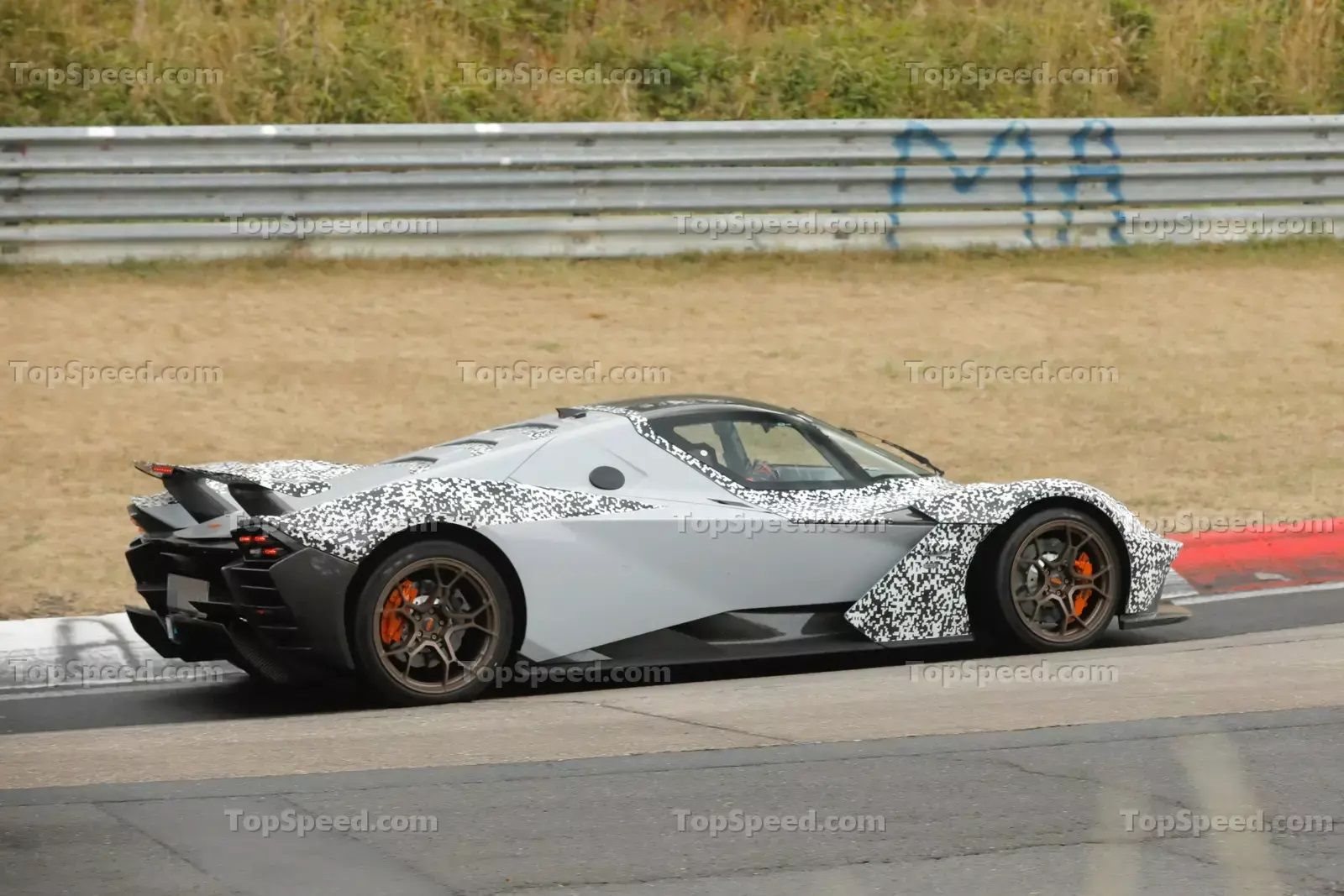 NOVO KTM X-BOW GT-XR COM MOTOR DO AUDI RS 3 SENDO AJUSTADO EM NÜRBURGRING, foto 13