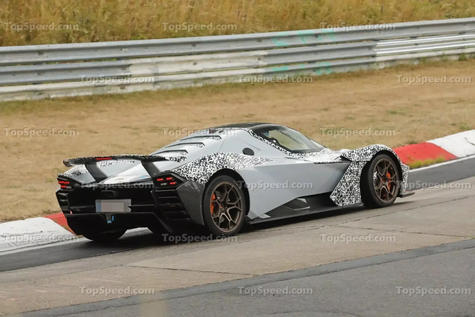 NOVO KTM X-BOW GT-XR COM MOTOR DO AUDI RS 3 SENDO AJUSTADO EM NÜRBURGRING, foto 14