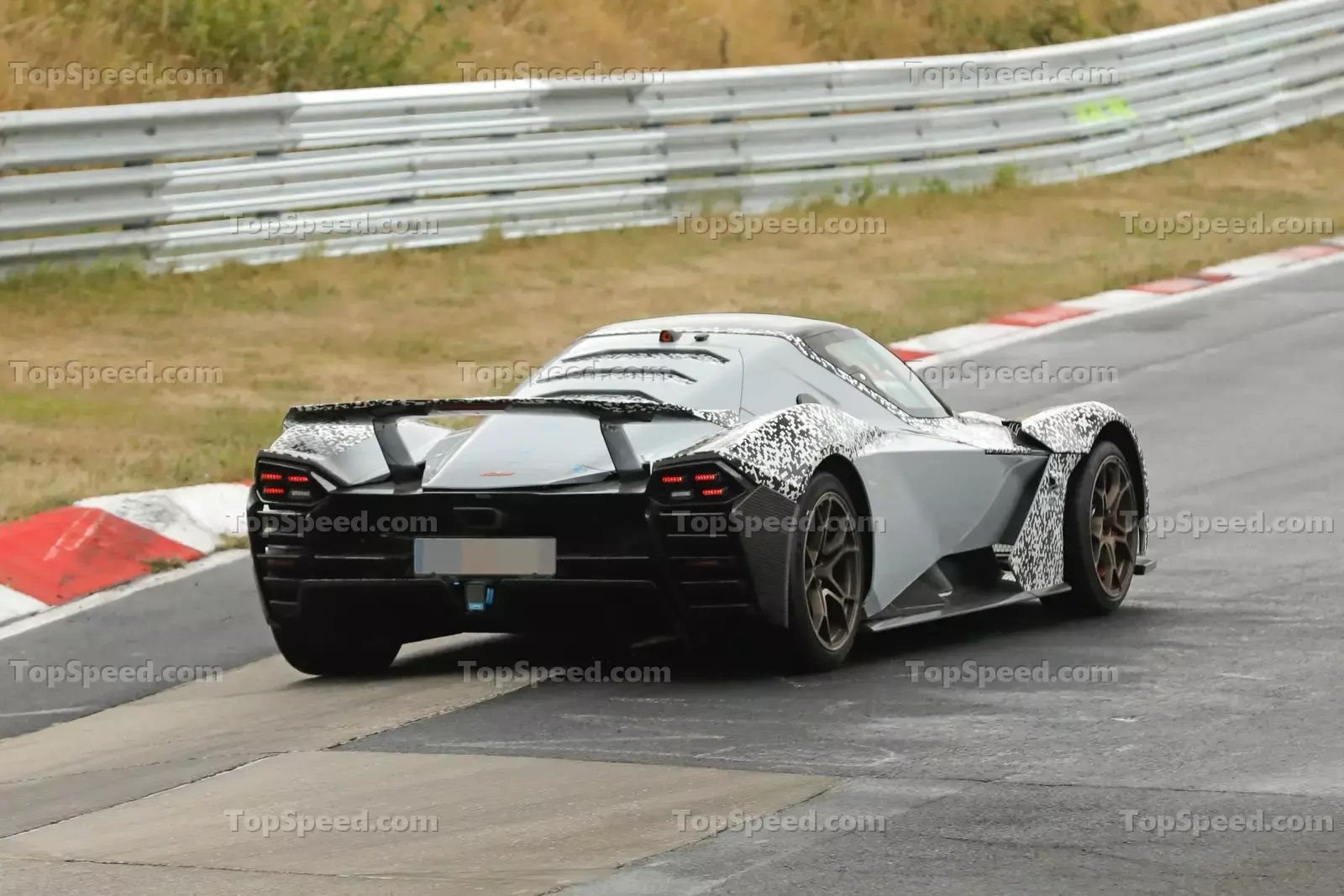 NOVO KTM X-BOW GT-XR COM MOTOR DO AUDI RS 3 SENDO AJUSTADO EM NÜRBURGRING, foto 16