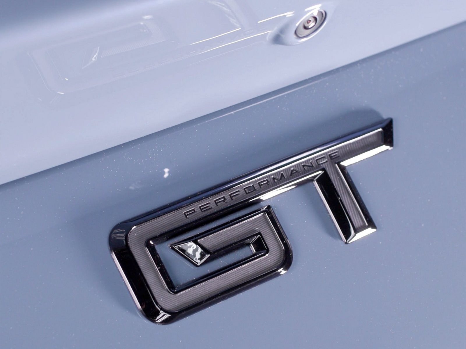 FORD REVELA O EMBLEMA GT EM UM NOVO TEASER DO MUSTANG, foto 1