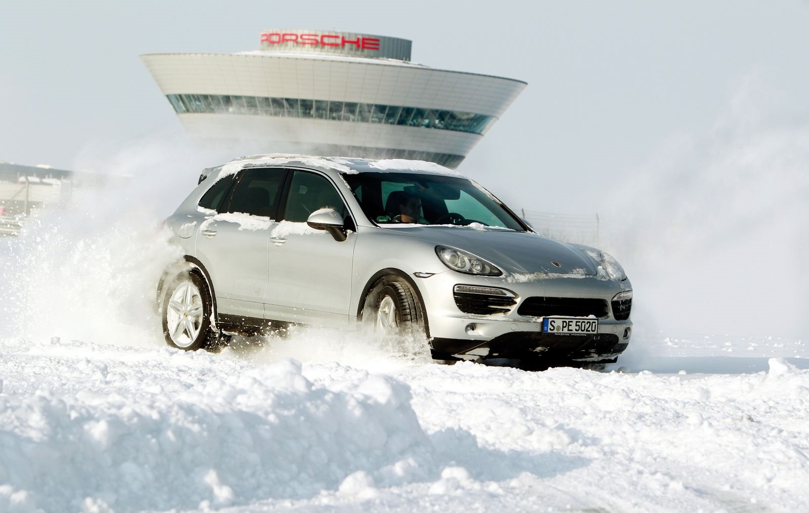 UMA NOVA GERAÇÃO: COMO O PORSCHE CAYENNE TORNOU-SE AINDA MAIS ESPORTIVO, foto 4