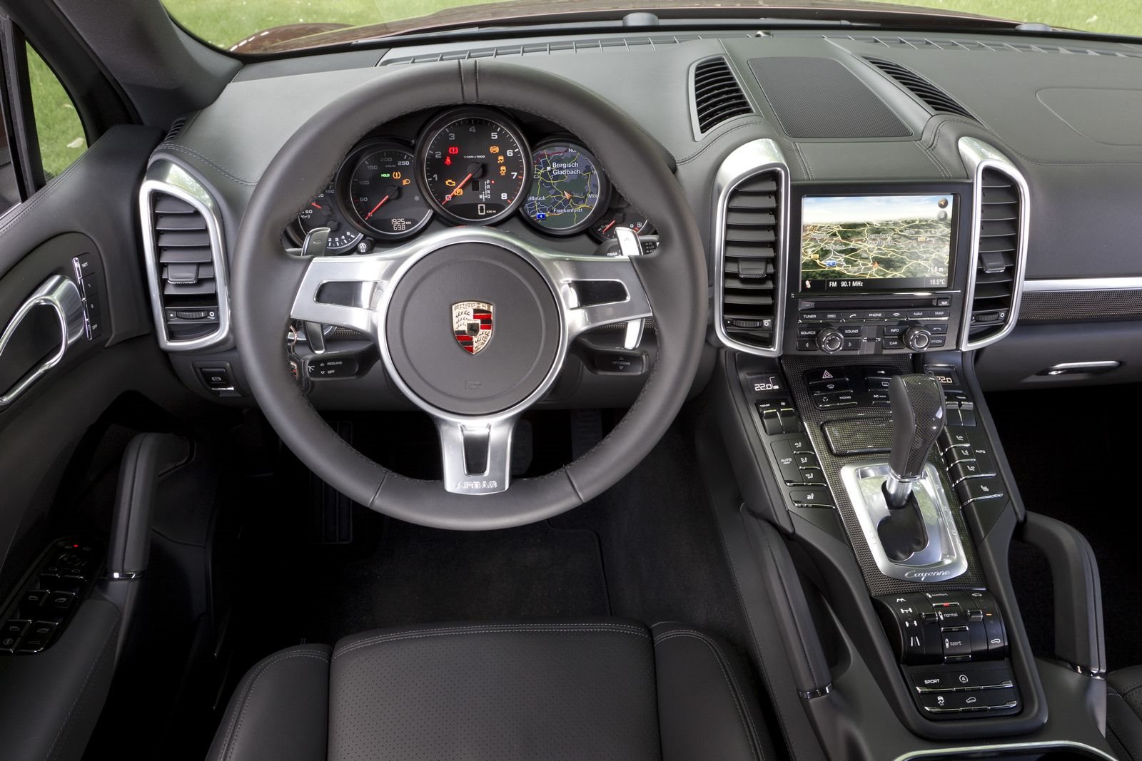 UMA NOVA GERAÇÃO: COMO O PORSCHE CAYENNE TORNOU-SE AINDA MAIS ESPORTIVO, foto 6