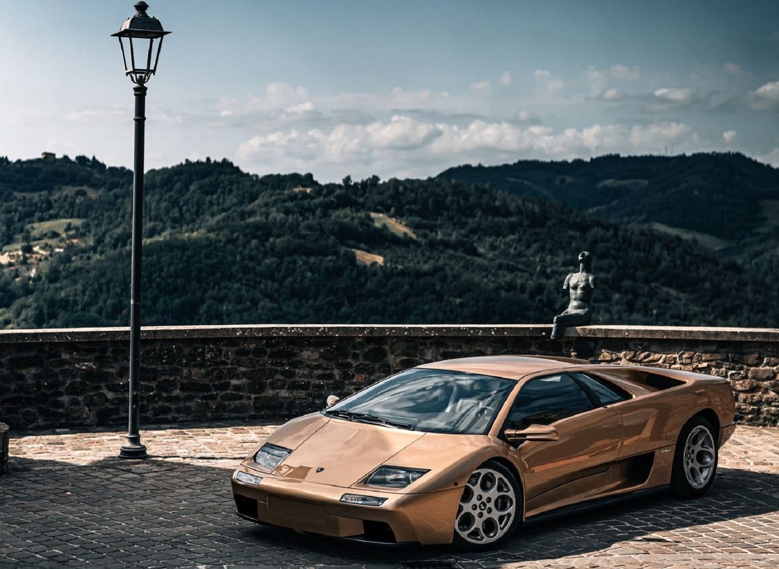 LAMBORGHINI PRESTA HOMENAGEM AO DIABLO E AO SEU MOTOR V12 ASPIRADO NATURALMENTE, foto 1