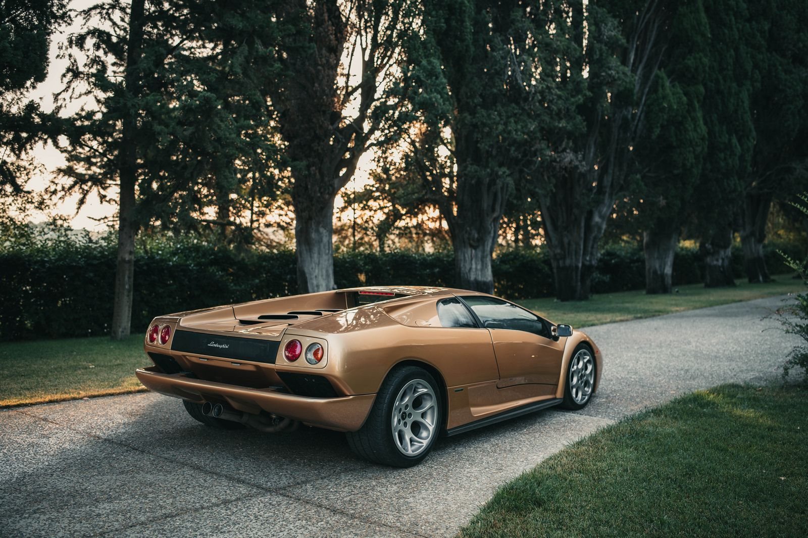 LAMBORGHINI PRESTA HOMENAGEM AO DIABLO E AO SEU MOTOR V12 ASPIRADO NATURALMENTE, foto 5