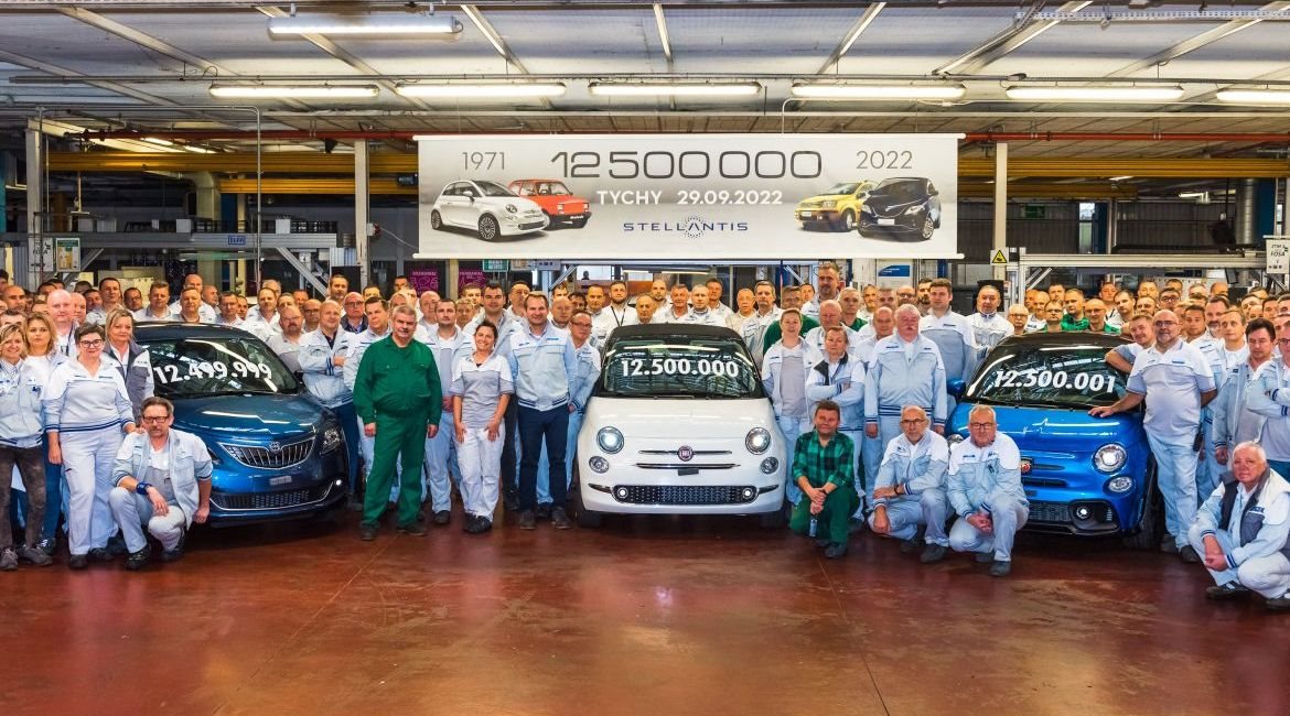 STELLANTIS CELEBRA PRODUÇÃO DA UNIDADE 12.500.000 EM TYCHY, foto 1
