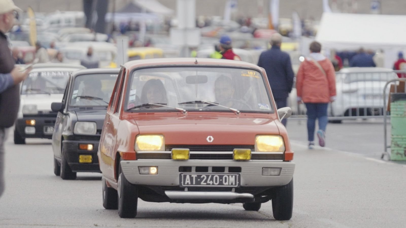ENCONTRO DE COLECIONADORES APAIXONADOS PELO RENAULT 5 DESPERTA LEMBRANÇAS EM EVENTO NA FRANÇA, foto 3