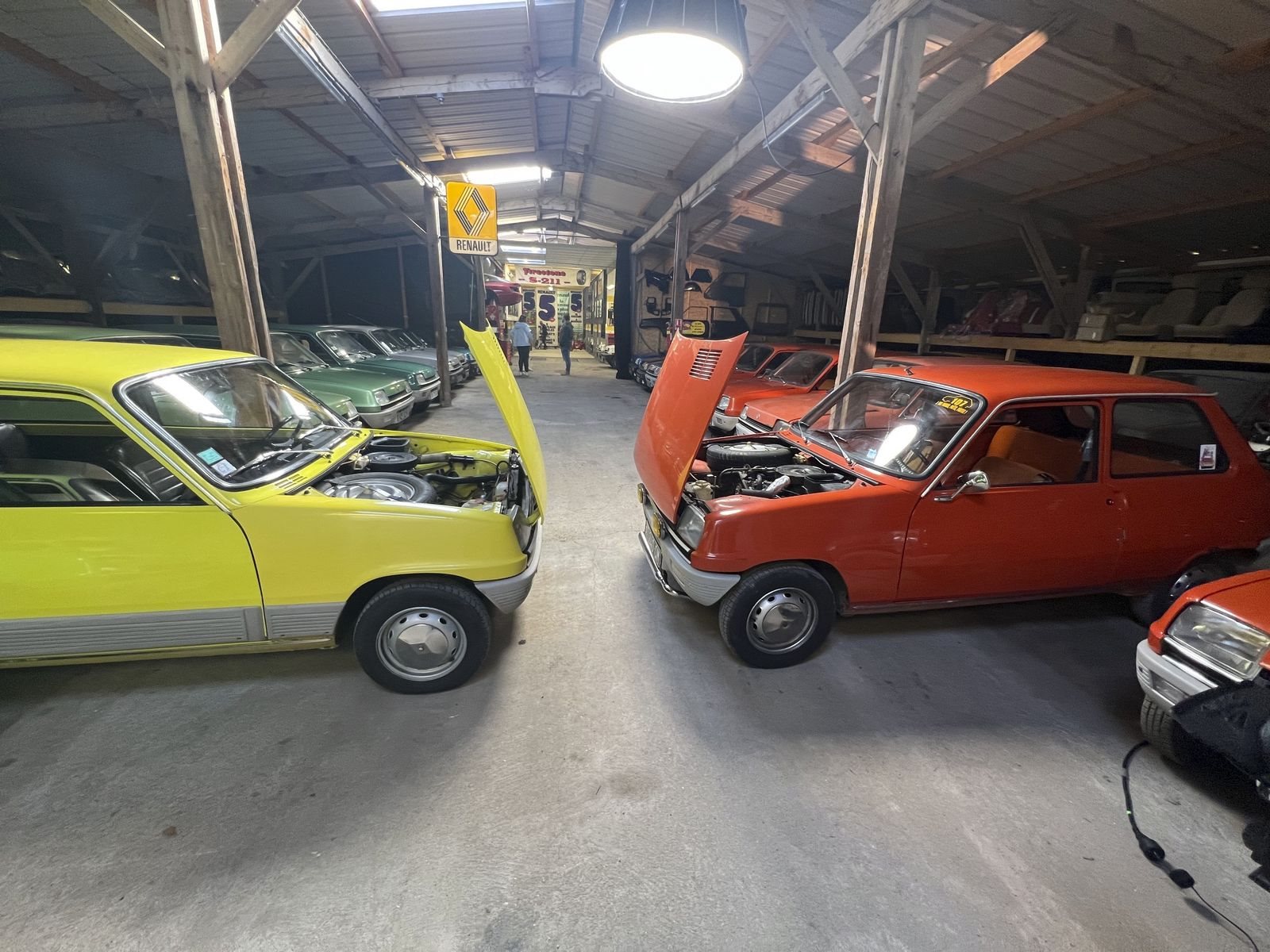 ENCONTRO DE COLECIONADORES APAIXONADOS PELO RENAULT 5 DESPERTA LEMBRANÇAS EM EVENTO NA FRANÇA, foto 5