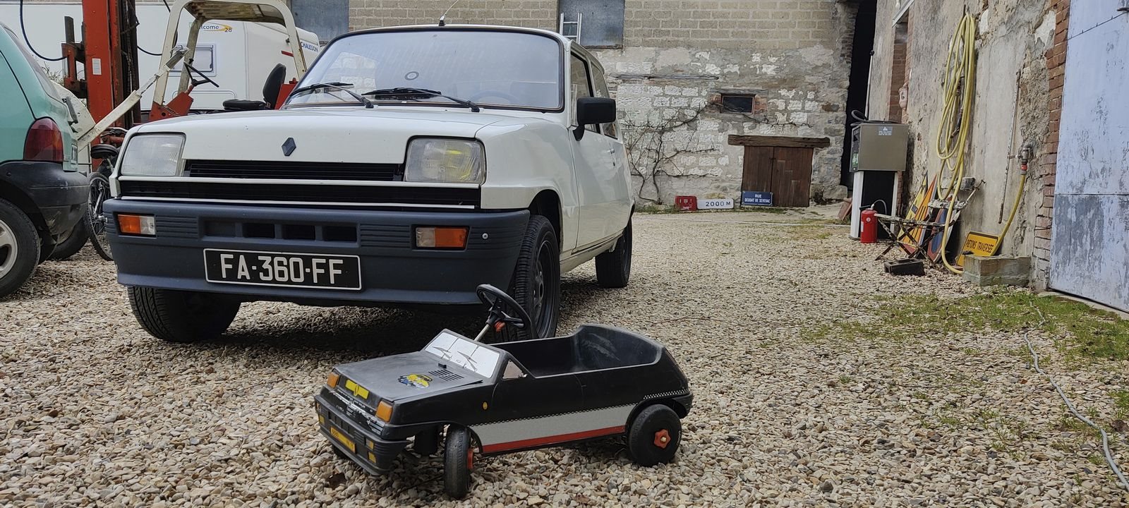 ENCONTRO DE COLECIONADORES APAIXONADOS PELO RENAULT 5 DESPERTA LEMBRANÇAS EM EVENTO NA FRANÇA, foto 7