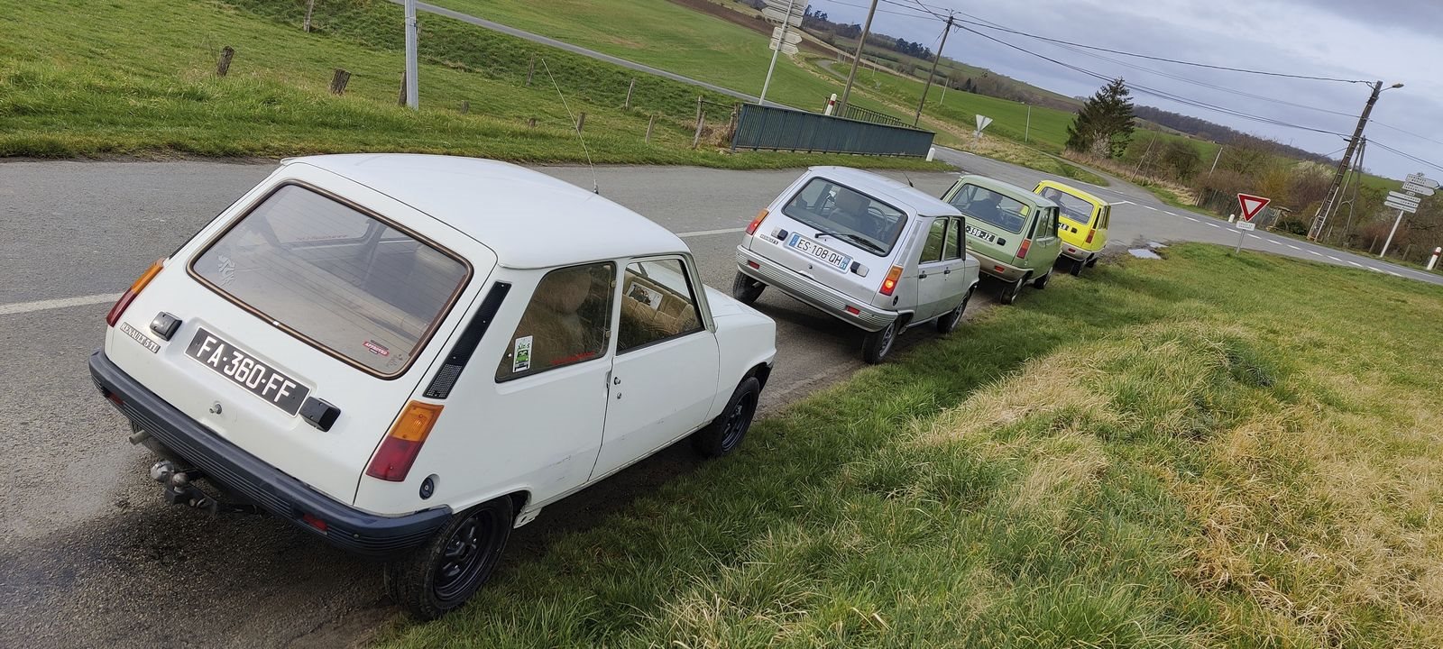 ENCONTRO DE COLECIONADORES APAIXONADOS PELO RENAULT 5 DESPERTA LEMBRANÇAS EM EVENTO NA FRANÇA, foto 8