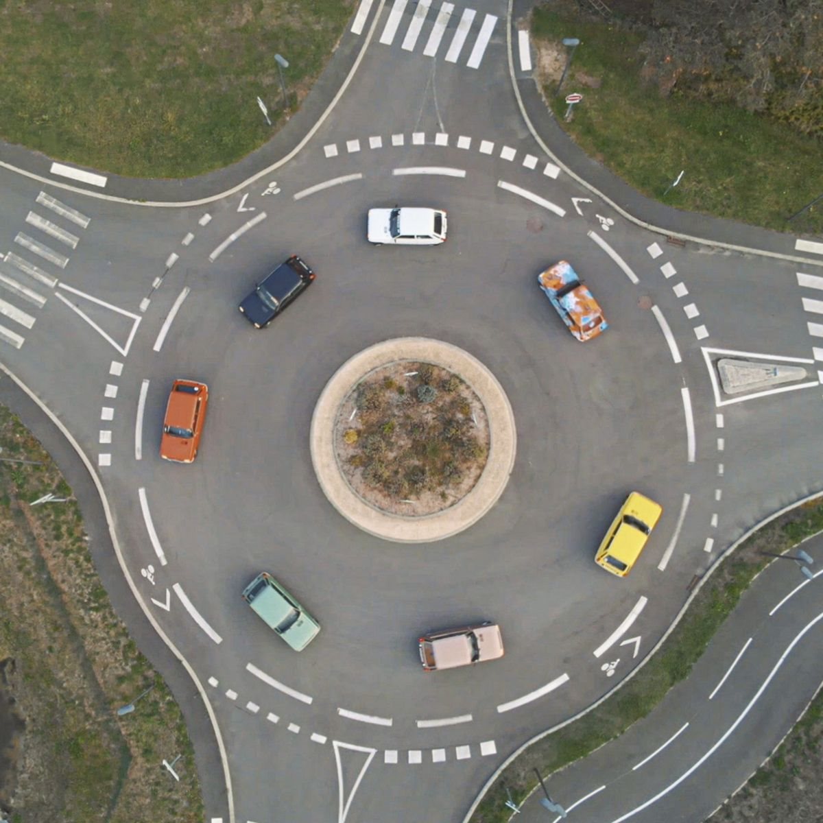 ENCONTRO DE COLECIONADORES APAIXONADOS PELO RENAULT 5 DESPERTA LEMBRANÇAS EM EVENTO NA FRANÇA, foto 11