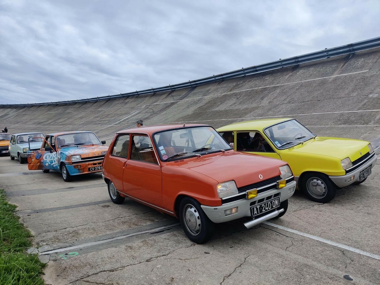 ENCONTRO DE COLECIONADORES APAIXONADOS PELO RENAULT 5 DESPERTA LEMBRANÇAS EM EVENTO NA FRANÇA, foto 12