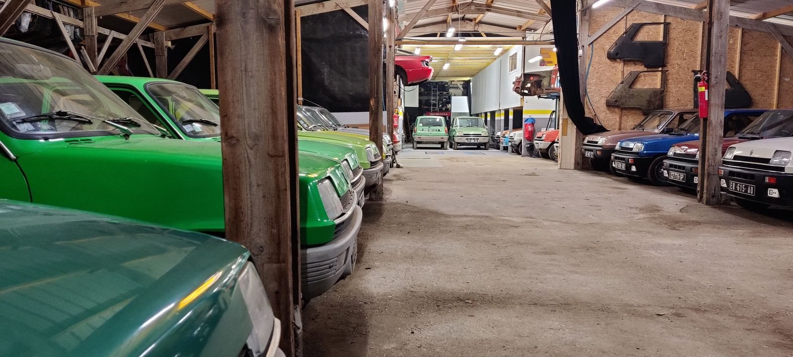 ENCONTRO DE COLECIONADORES APAIXONADOS PELO RENAULT 5 DESPERTA LEMBRANÇAS EM EVENTO NA FRANÇA, foto 17