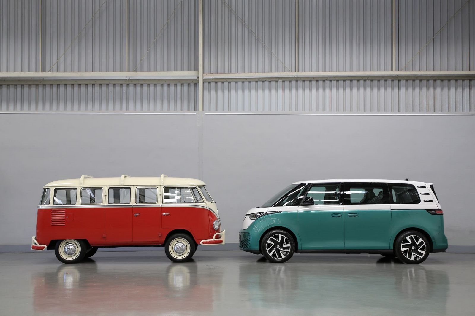 ID. BUZZ E KOMBI ‘CORUJINHA’ TÊM ENCONTRO HISTÓRICO NA FÁBRICA VOLKSWAGEN ANCHIETA, foto 5