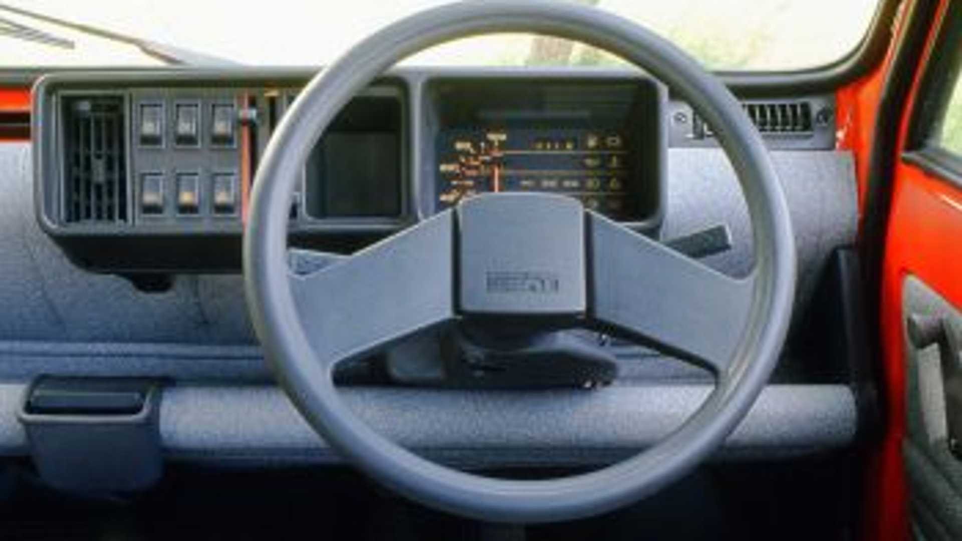 SEAT MARBELLA: O FIAT PANDA VESTIDO COM UNIFORME ESPANHOL, foto 3
