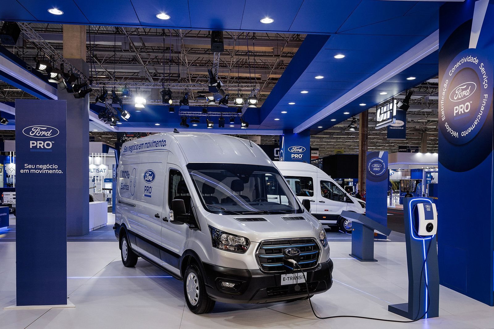 FORD APRESENTA TRÊS NOVOS MODELOS DA TRANSIT NA FENATRAN, foto 2