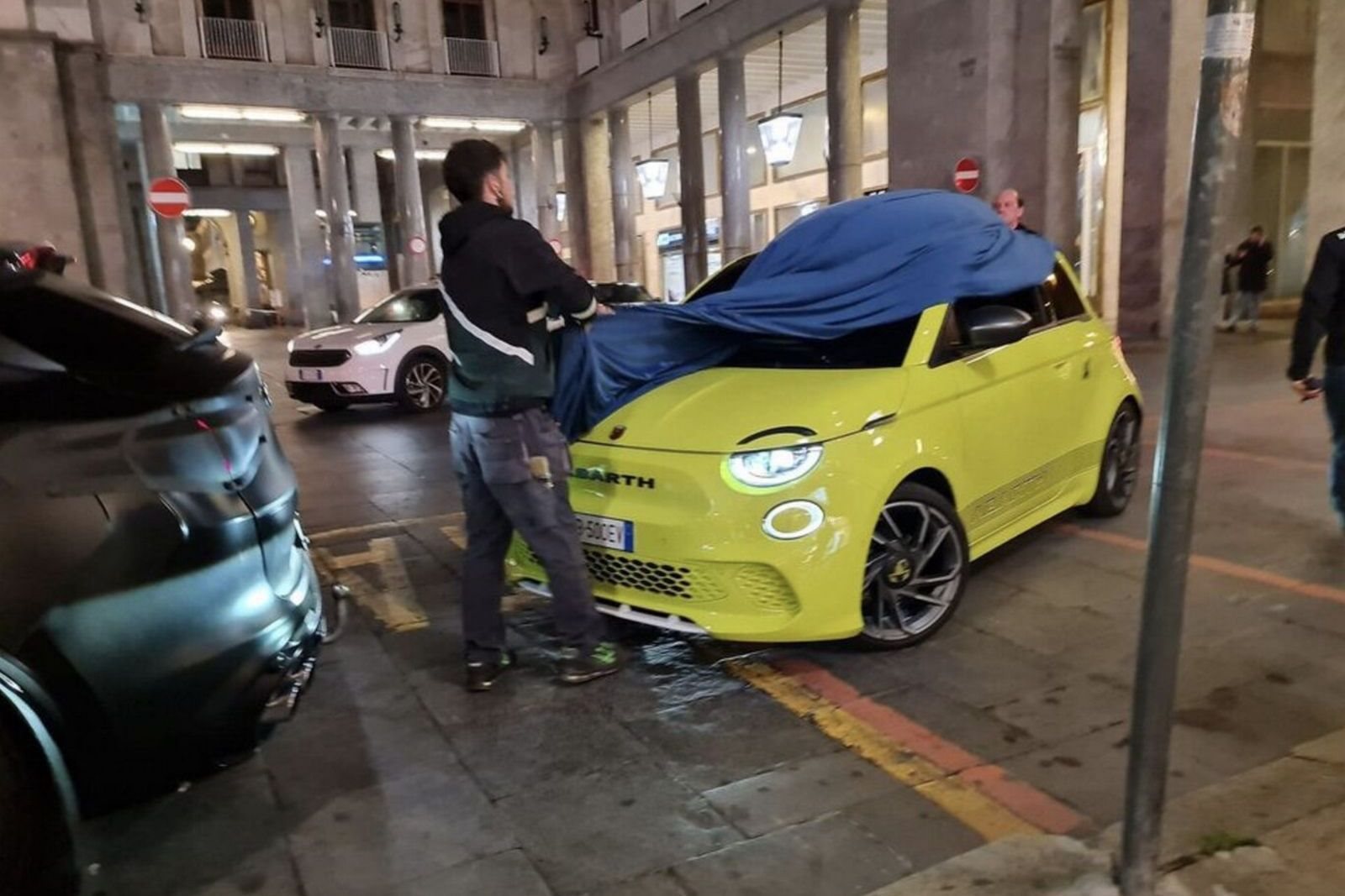 O PRIMEIRO ABARTH 100% ELÉTRICO JÁ TEM DATA DE ESTREIA, foto 2