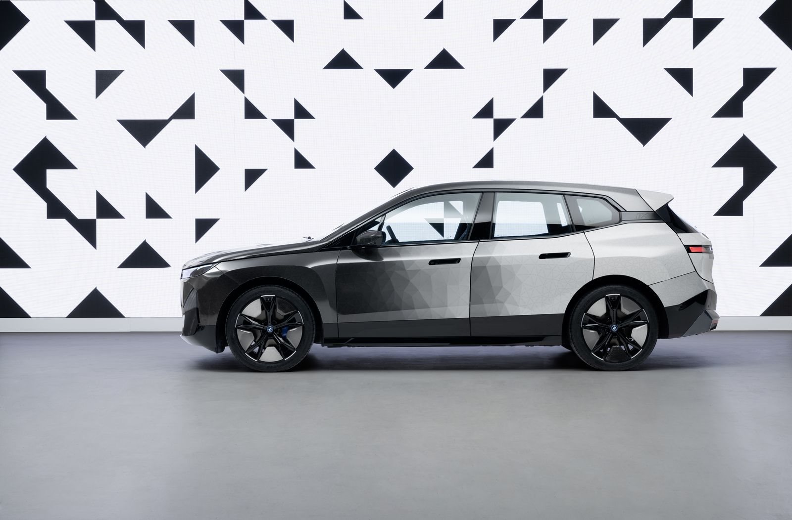 BMW iX FLOW É UMA DAS MELHORES INOVAÇÕES TECNOLÓGICAS DE 2022, foto 1