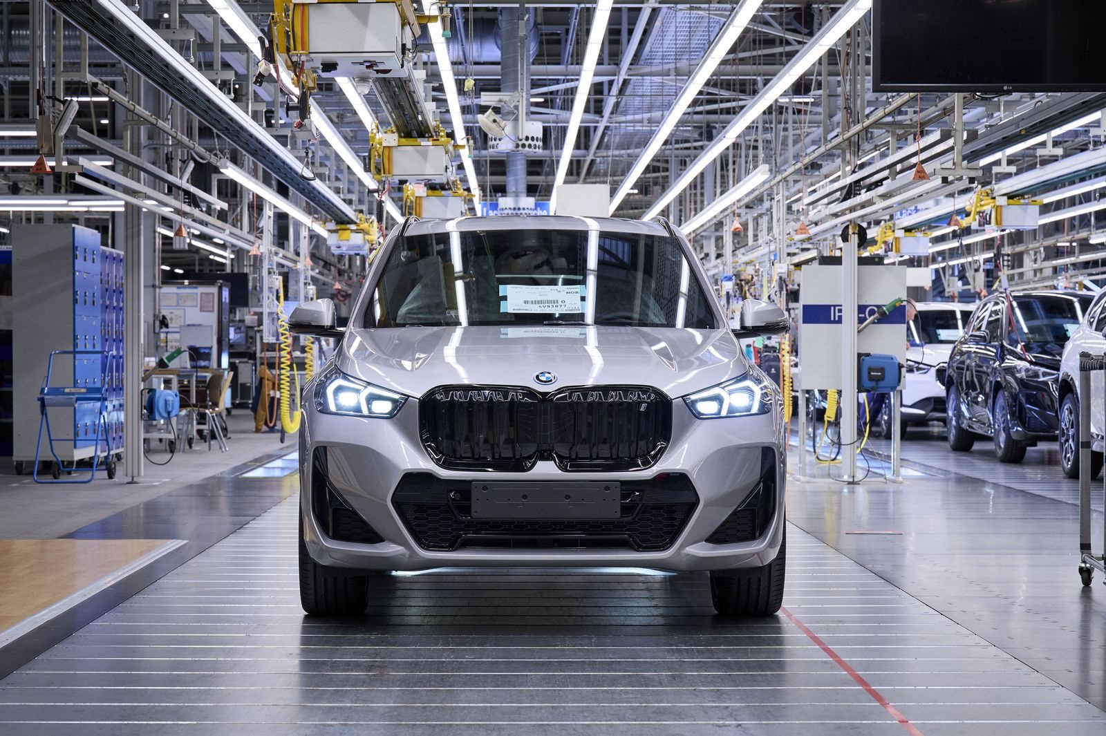 COMEÇA A PRODUÇÃO DO NOVO BMW iX1 EM REGENSBURG, foto 15