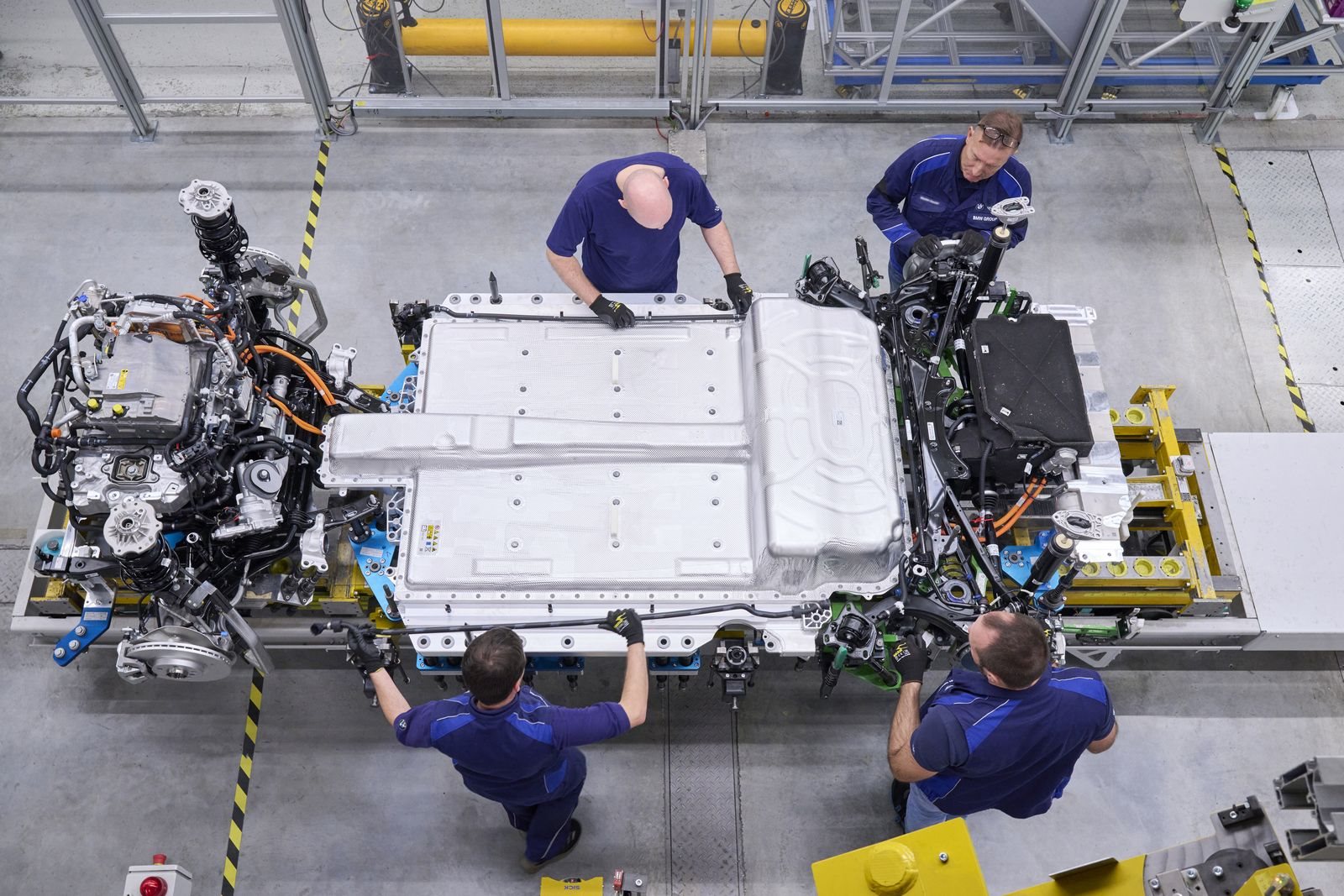 COMEÇA A PRODUÇÃO DO NOVO BMW iX1 EM REGENSBURG, foto 26