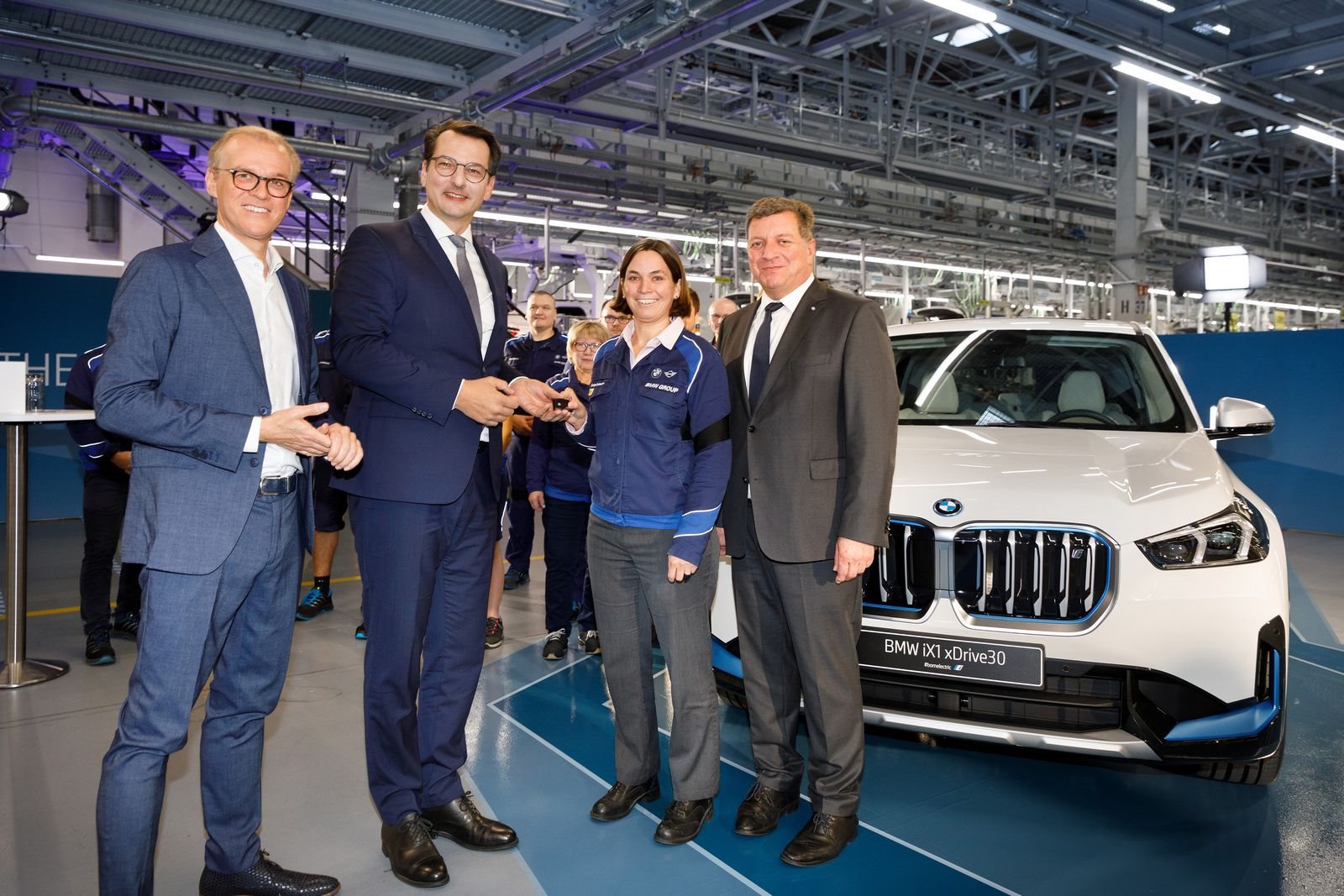 COMEÇA A PRODUÇÃO DO NOVO BMW iX1 EM REGENSBURG, foto 32