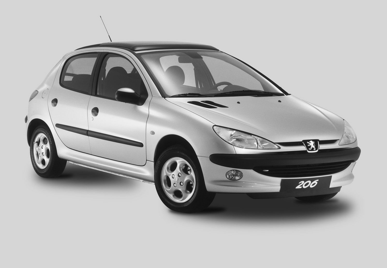 HISTÓRIA DA FÁBRICA DE PORTO REAL TEVE INÍCIO HÁ 25 ANOS: RELEMBRE A JORNADA QUE LEVOU À PRODUÇÃO DO 206, O PRIMEIRO PEUGEOT BRASILEIRO, foto 2