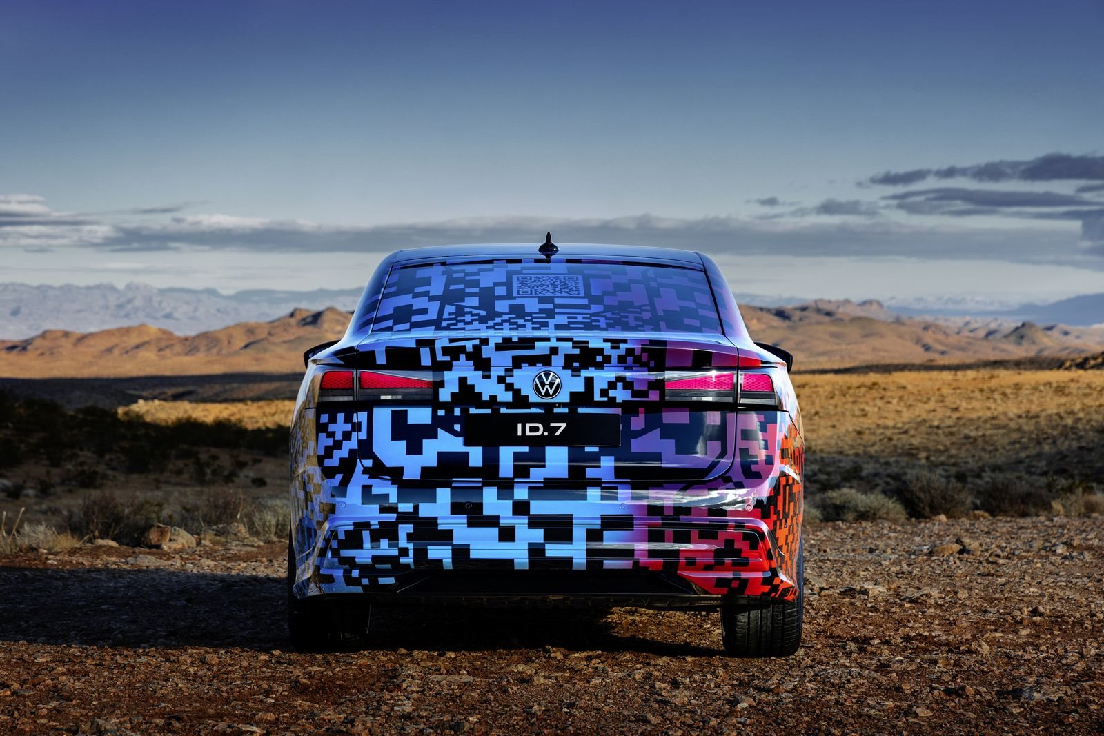 RUMO À ESTREIA MUNDIAL: PRIMEIRA APARIÇÃO DO NOVO SEDAN ID.7 COM CAMUFLAGEM DIGITAL, foto 10