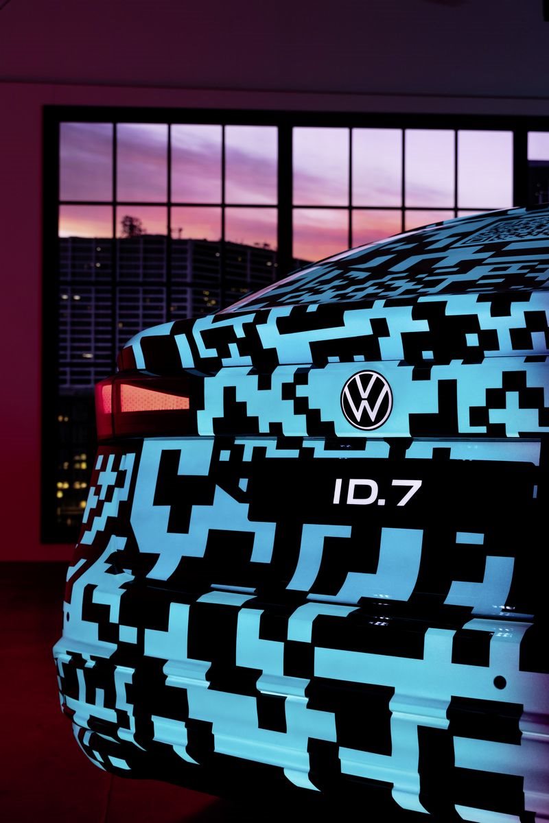 RUMO À ESTREIA MUNDIAL: PRIMEIRA APARIÇÃO DO NOVO SEDAN ID.7 COM CAMUFLAGEM DIGITAL, foto 12