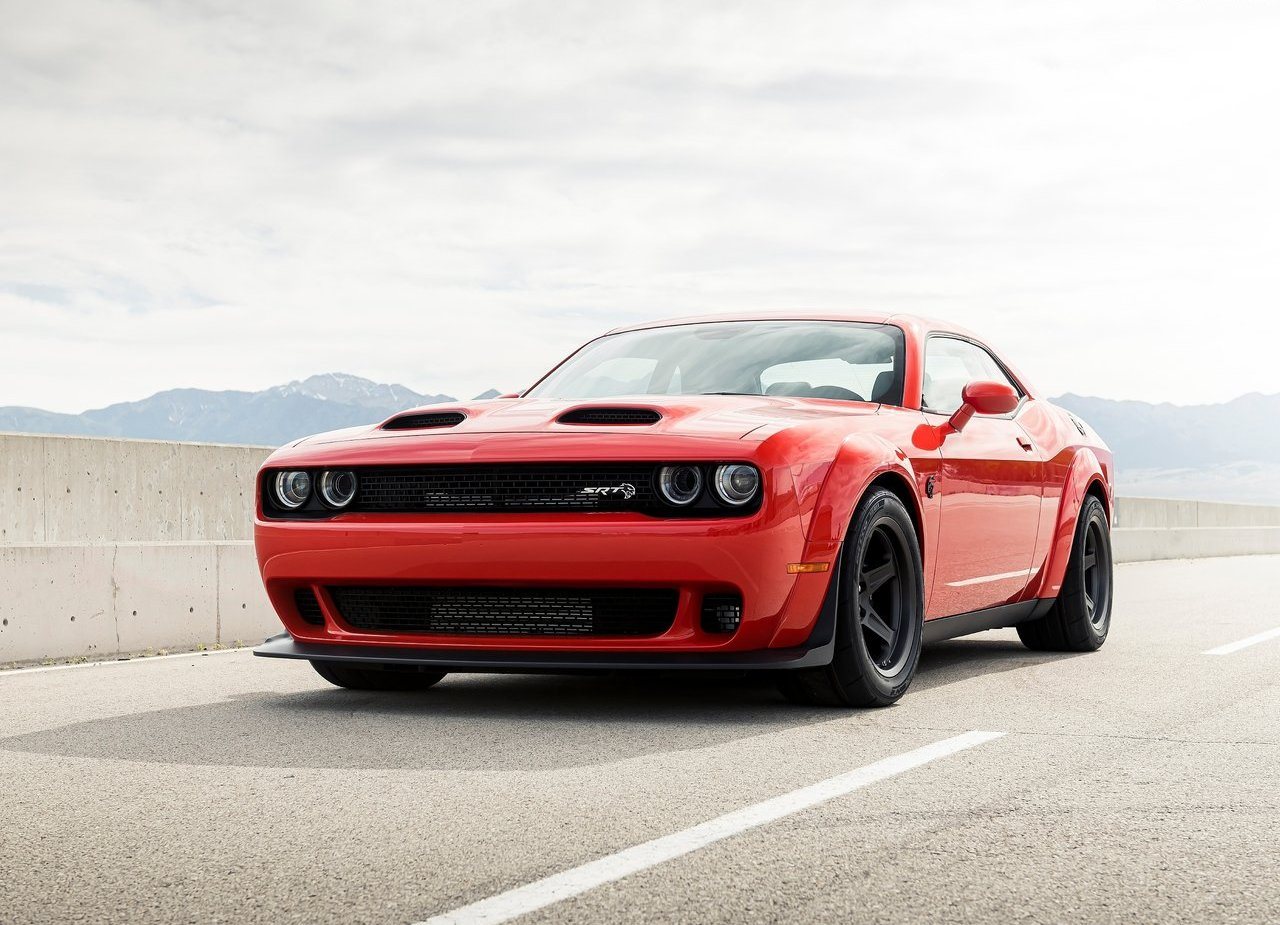 DODGE CHALLENGER SUPEROU EM VENDAS O FORD MUSTANG E O CHEVROLET CAMARO EM 2022, foto 1